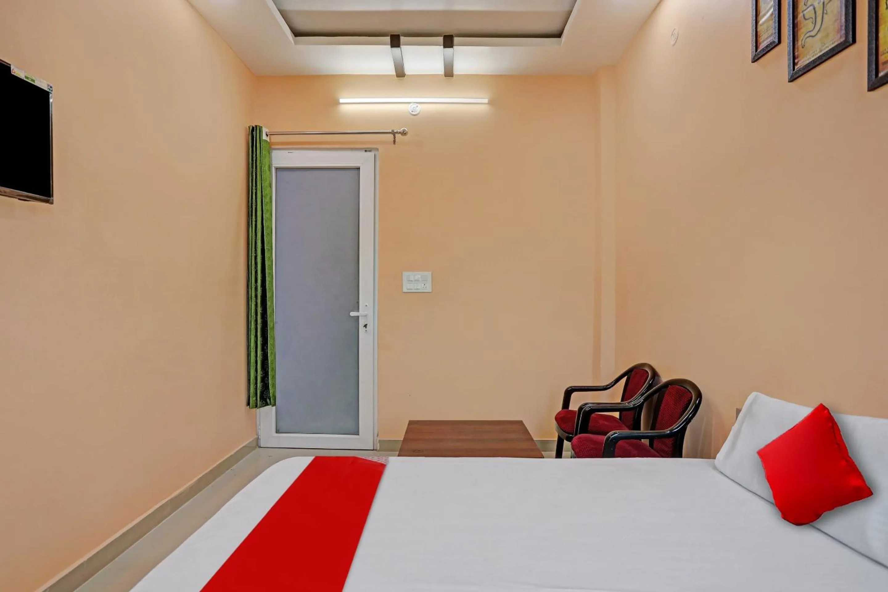 Bedroom, Bed in Hotel O Mb Garden & Resorts