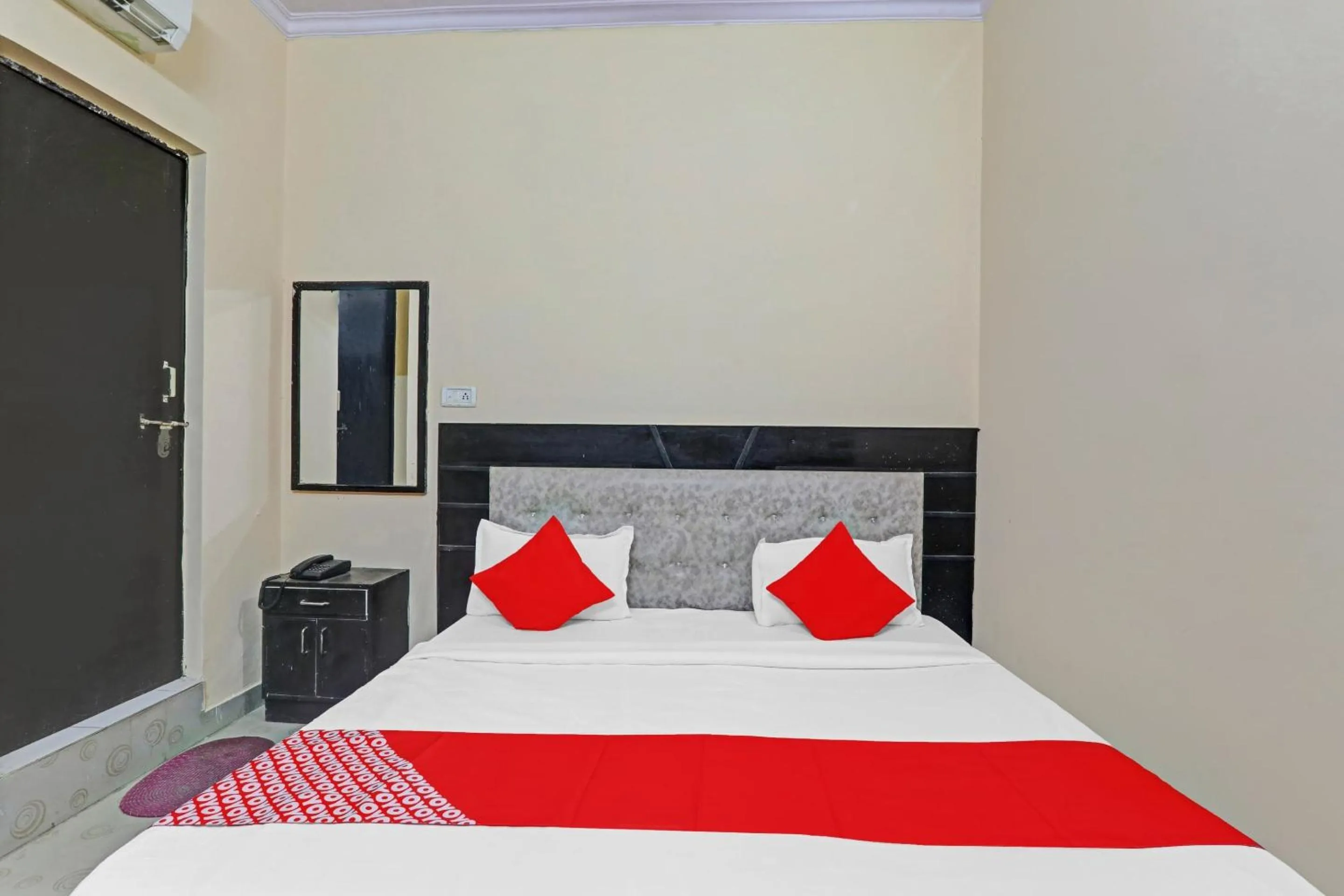 Bedroom, Bed in Hotel O Four Square