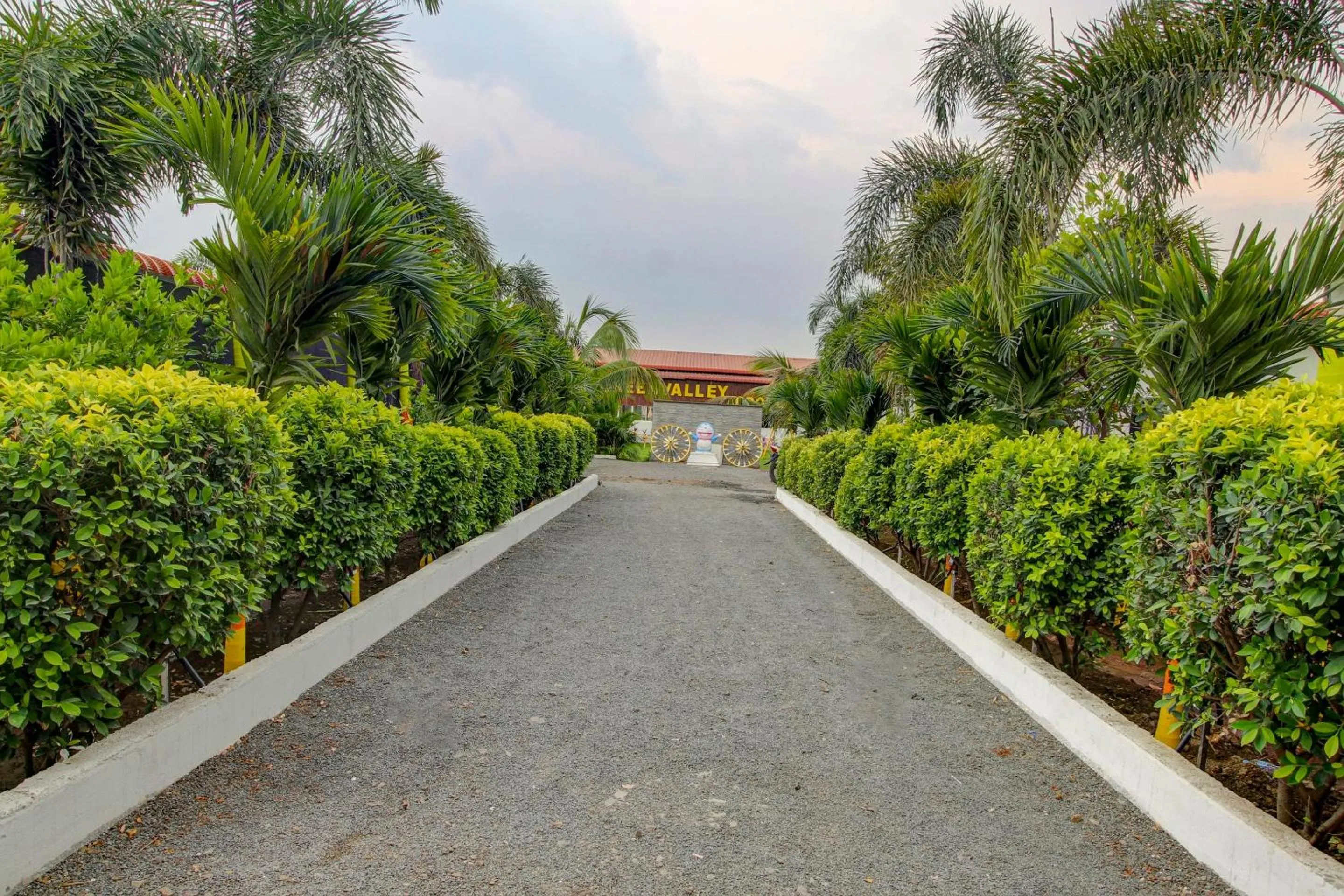 Entertainment in Collection O Homely Stays Resort