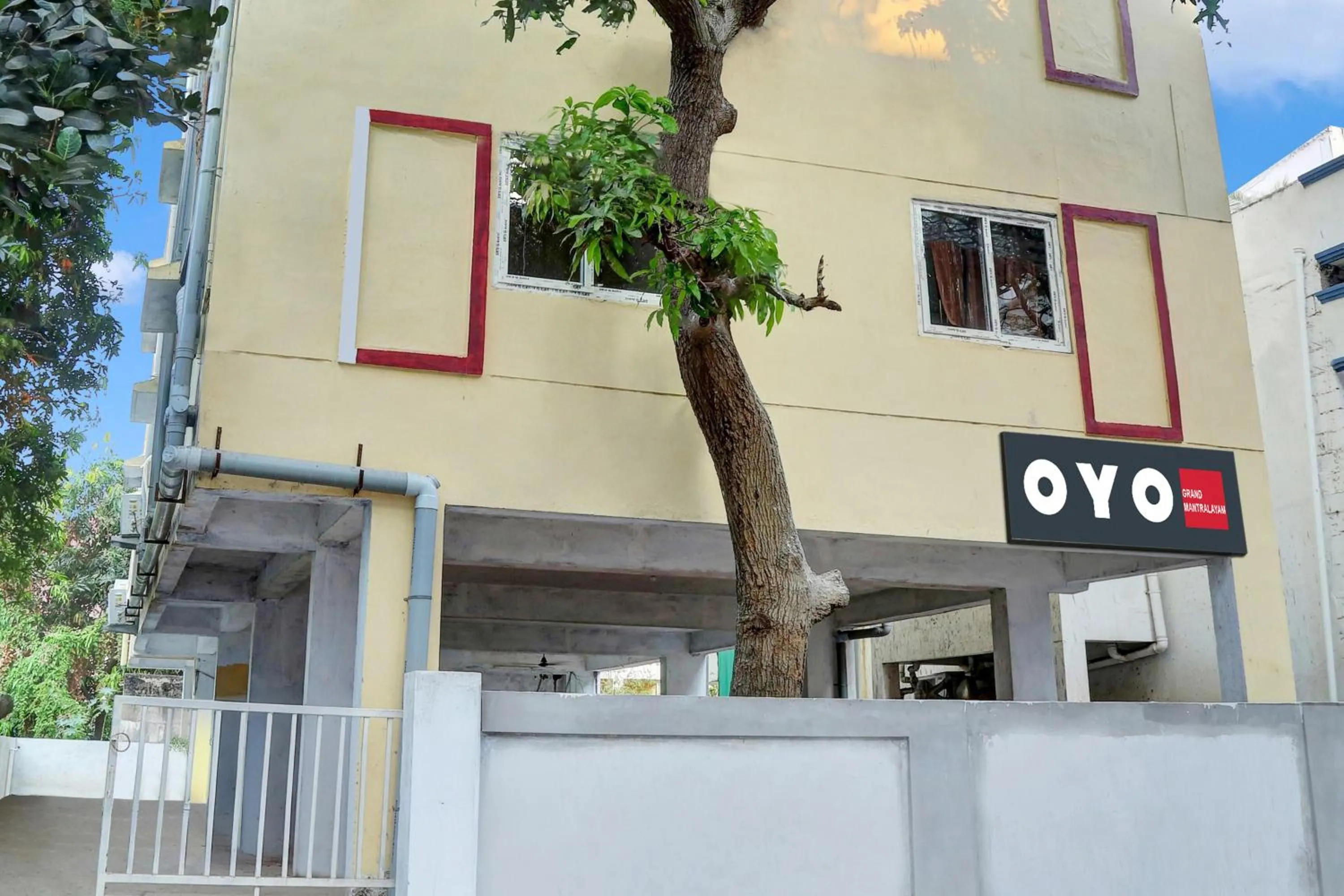 Facade/entrance in SPOT ON Grand Mantralayam
