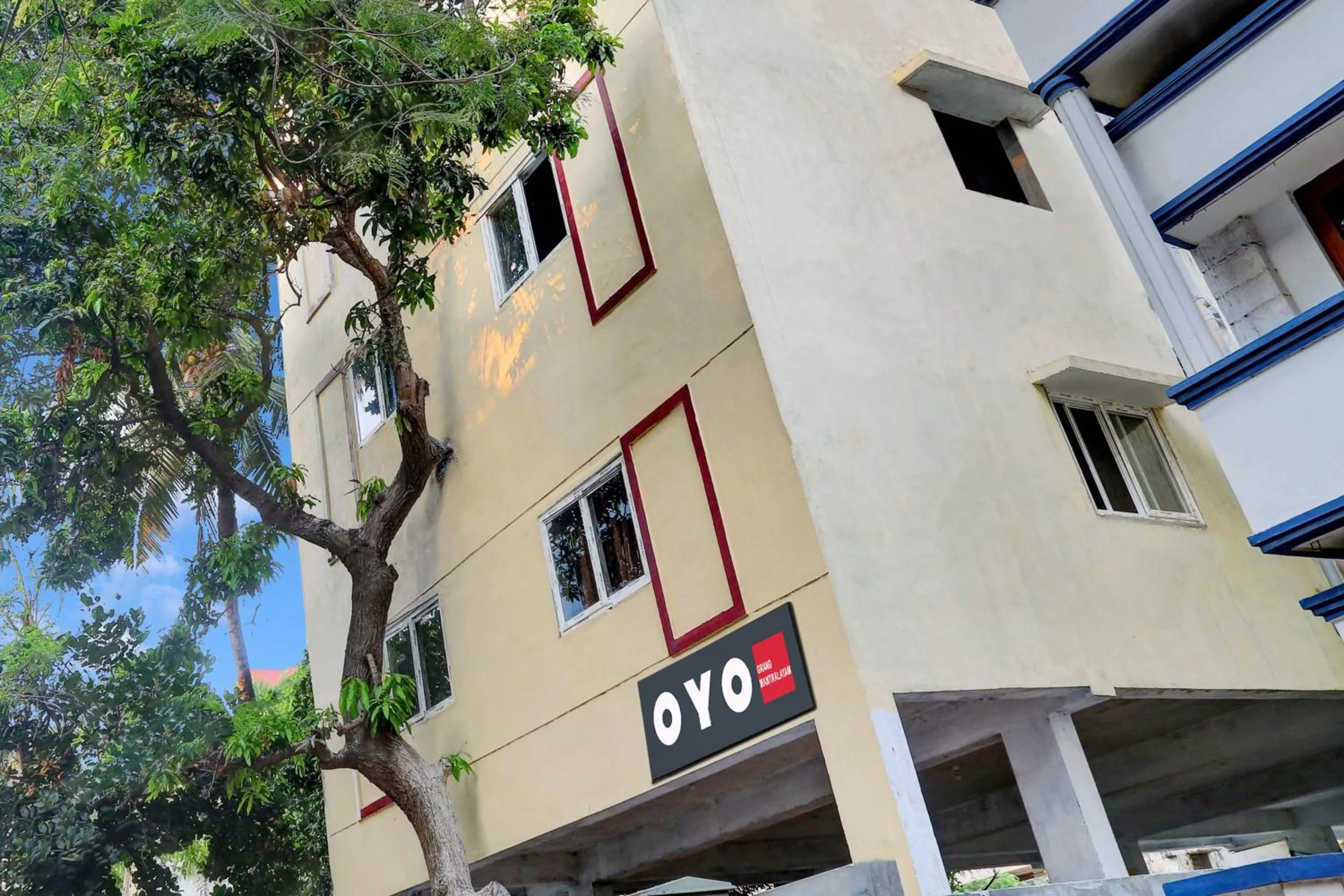 Facade/entrance in SPOT ON Grand Mantralayam