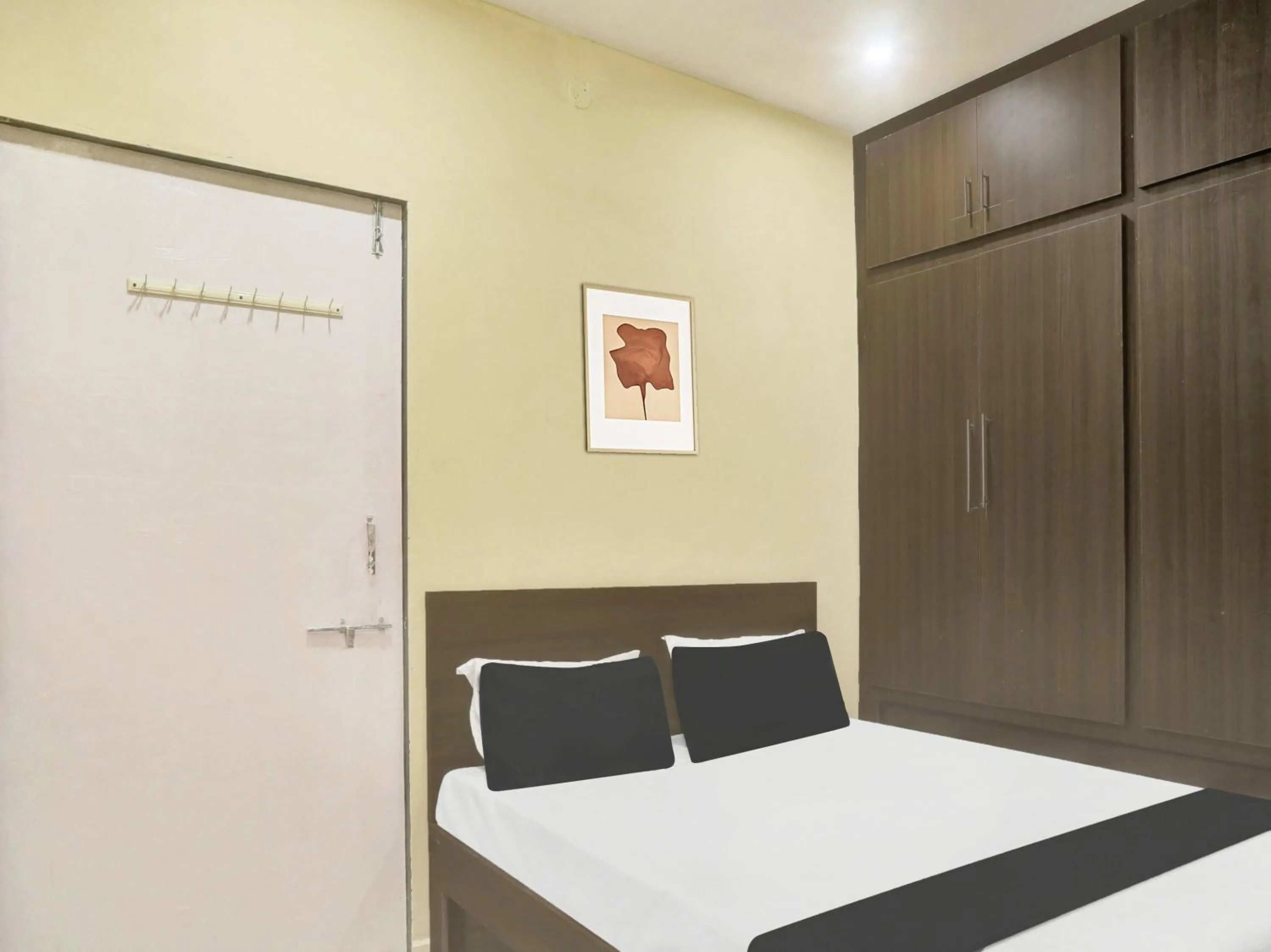 Bedroom in SPOT ON Grand Mantralayam