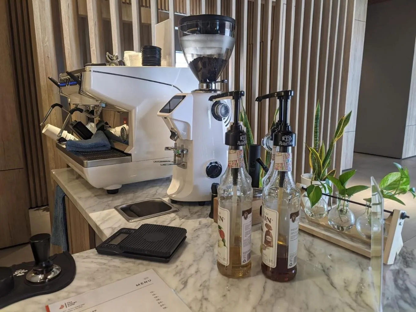 Restaurant/places to eat in The Mango Suites by Flat06