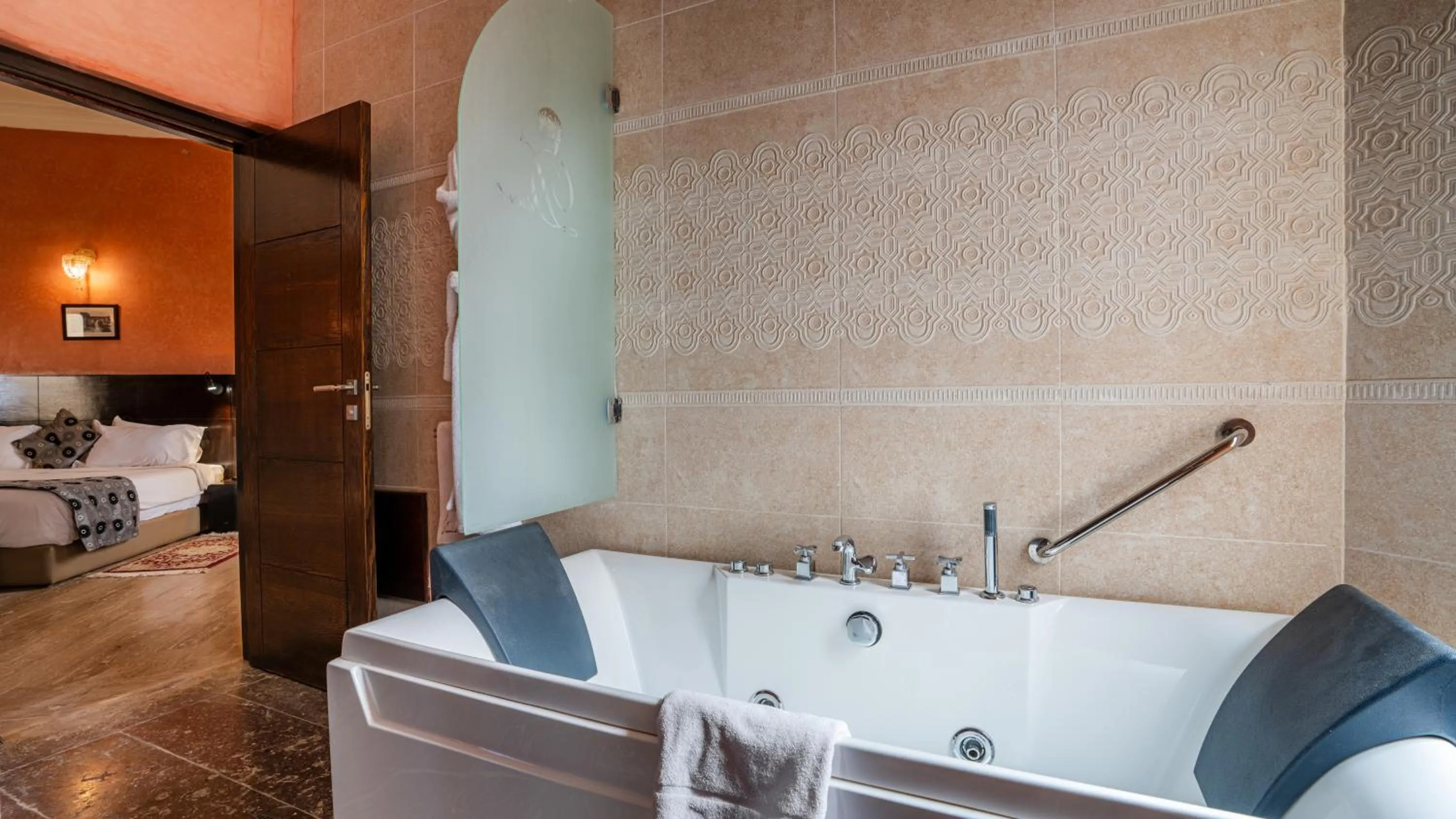 Bathroom, Bed in Palais Du Desert Hotel & Spa