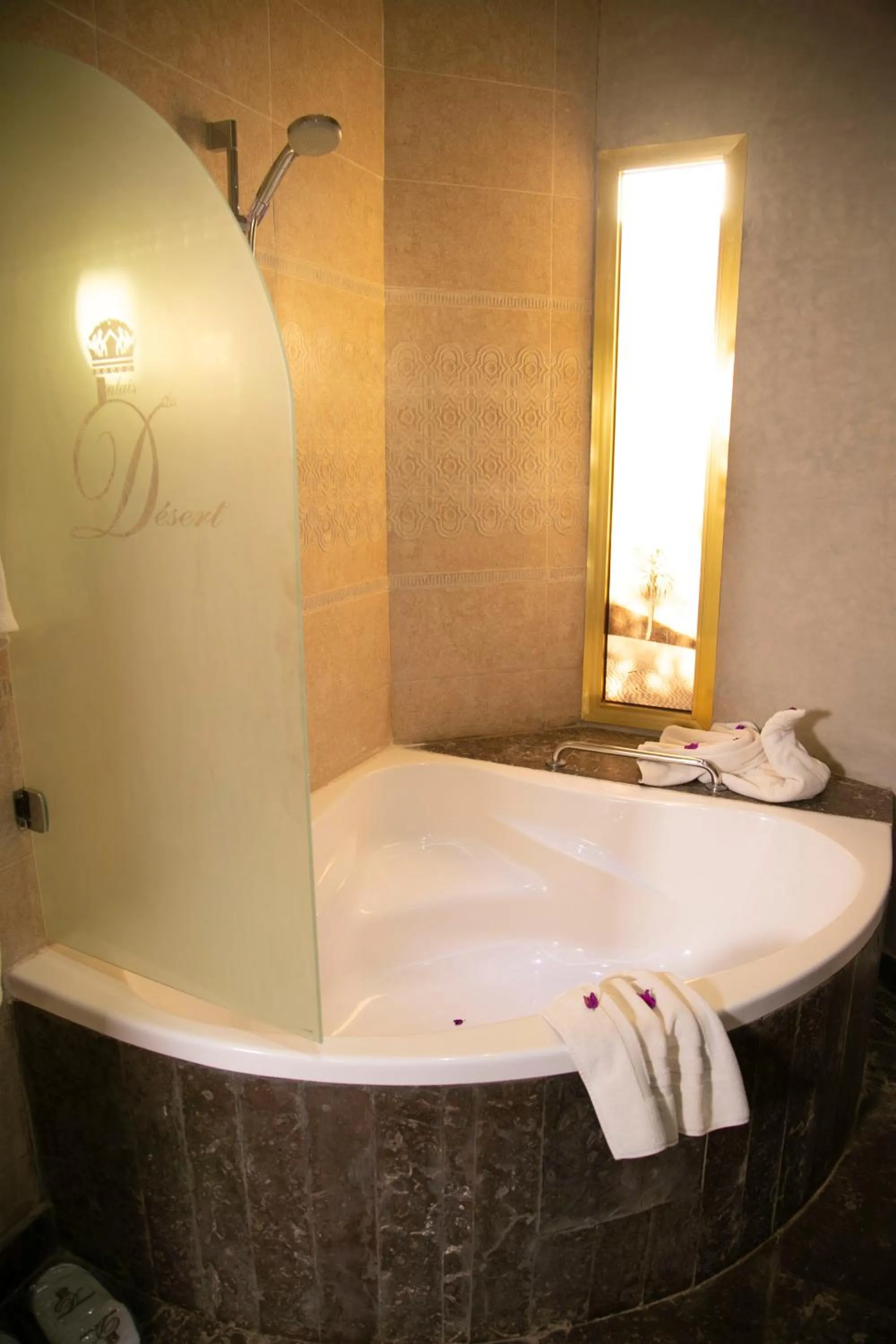 Bath in Palais Du Desert Hotel & Spa