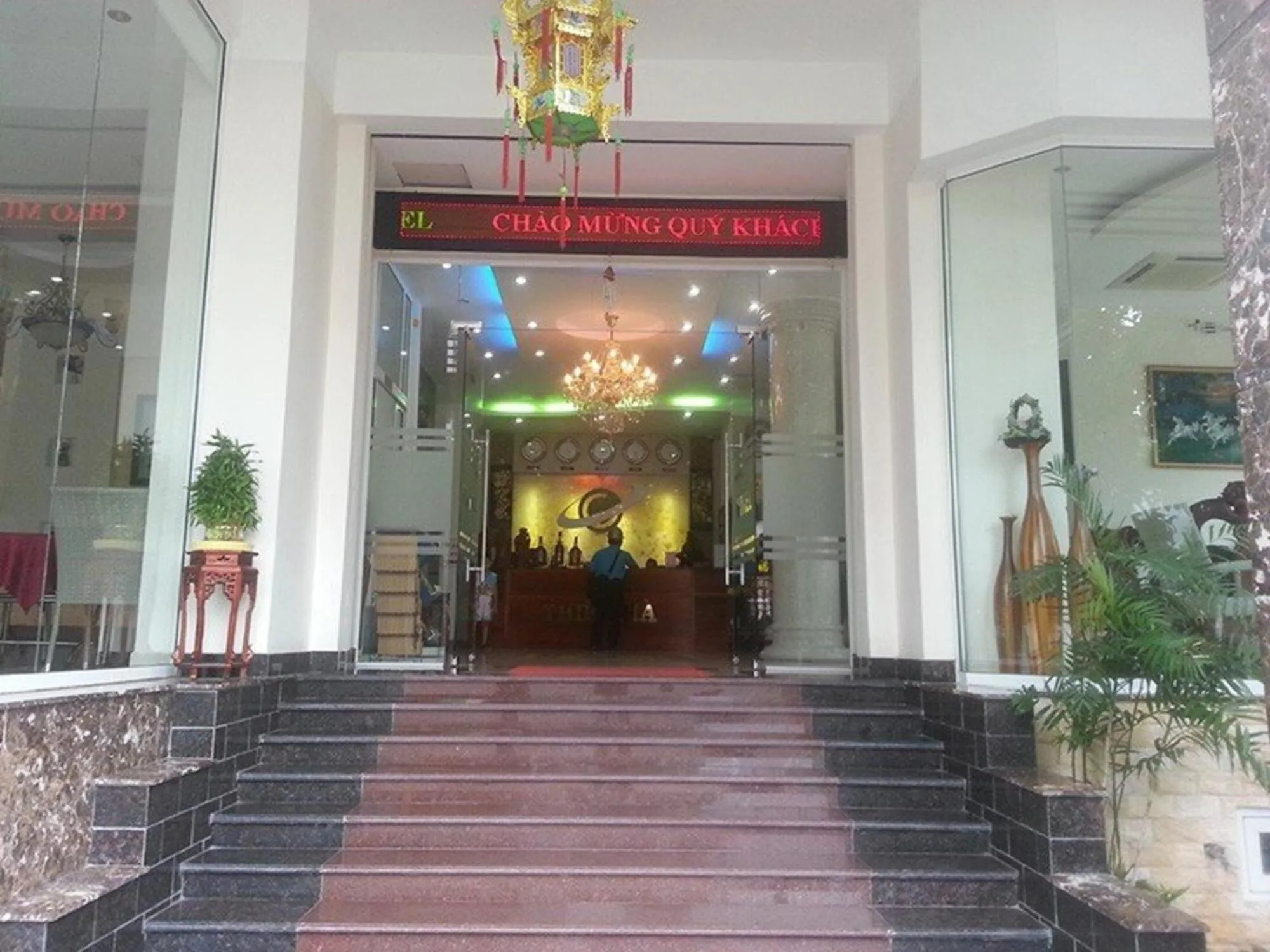 Facade/entrance in Thien Ha Hotel