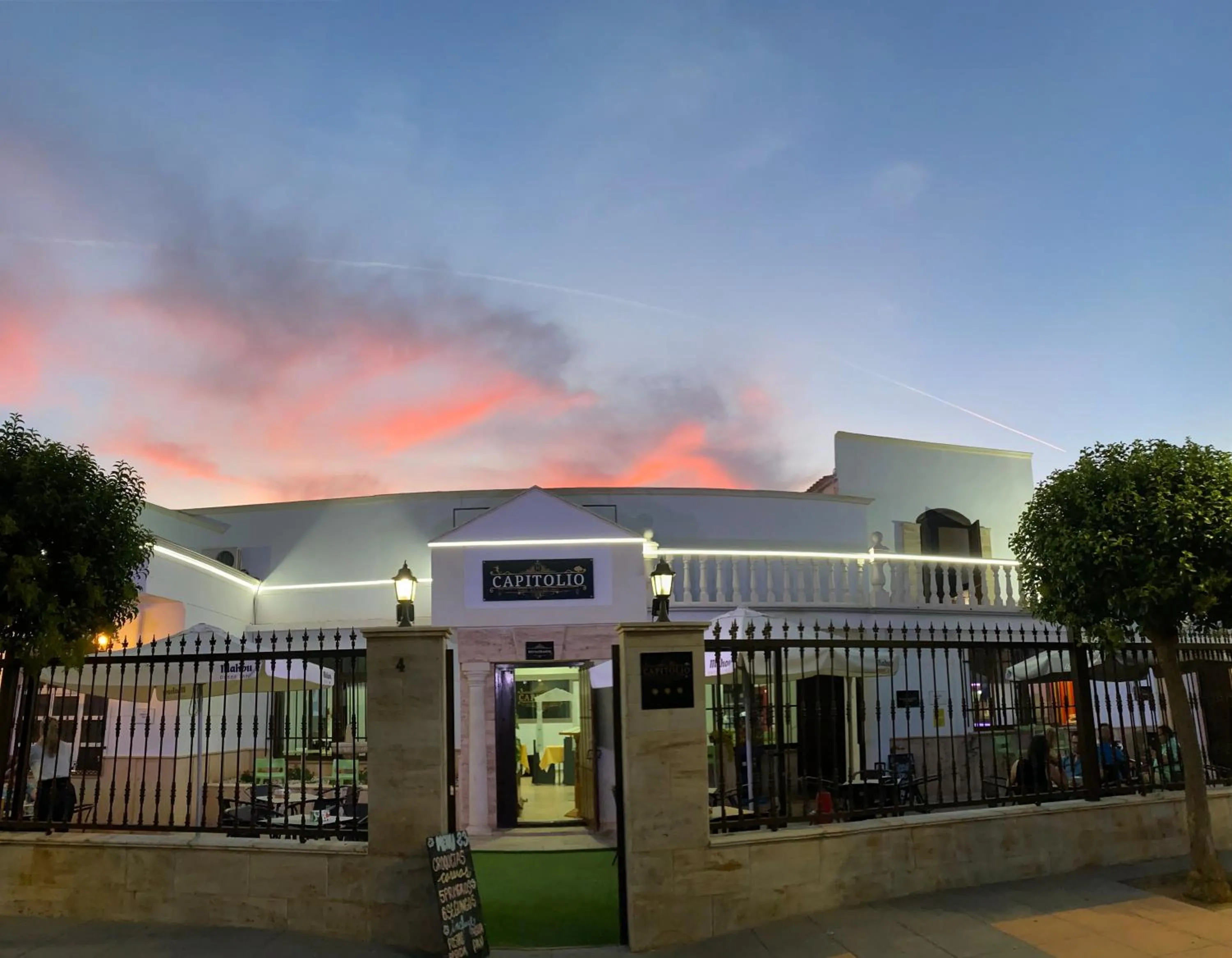 Facade/entrance in Nuevo Hotel Capitolio