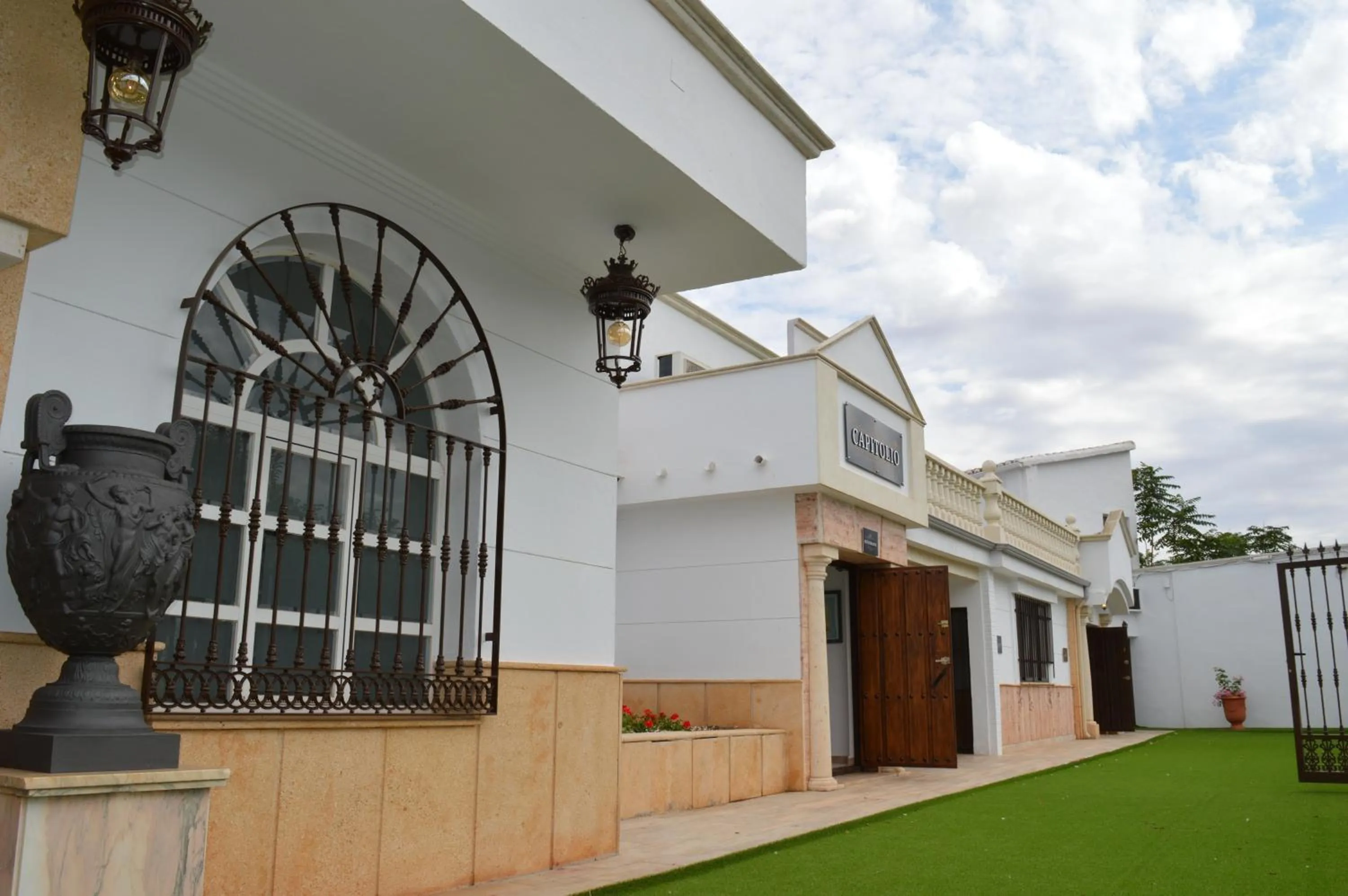 Facade/entrance in Nuevo Hotel Capitolio