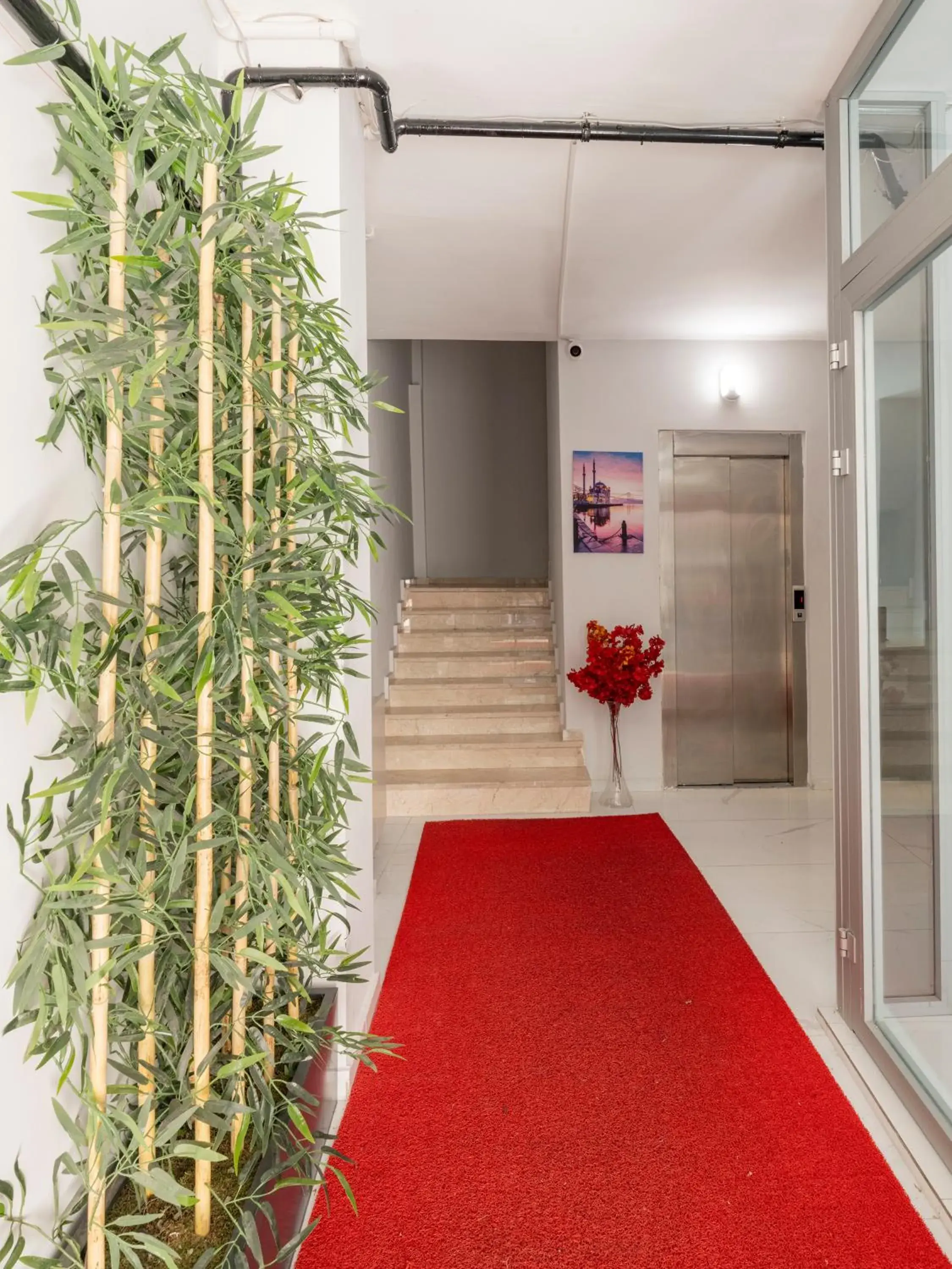 elevator in The Red Tent Suite 23 elevator in The Red Tent Suite 23