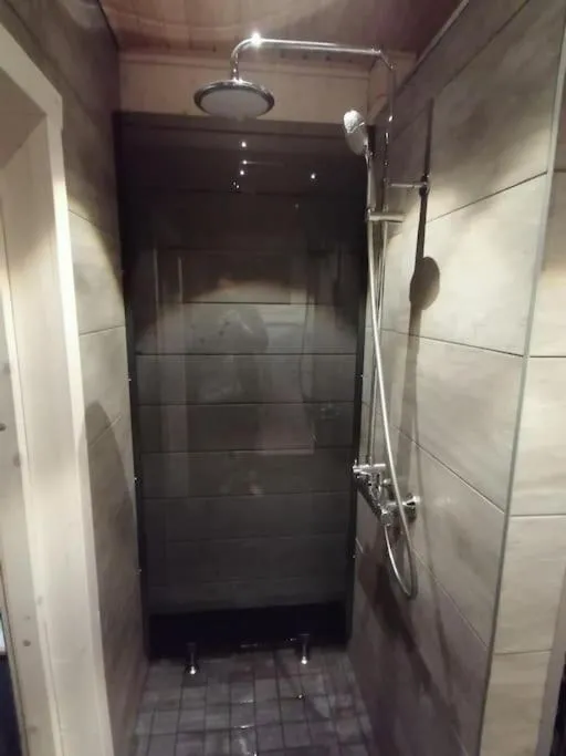 Shower in Villa Liipi