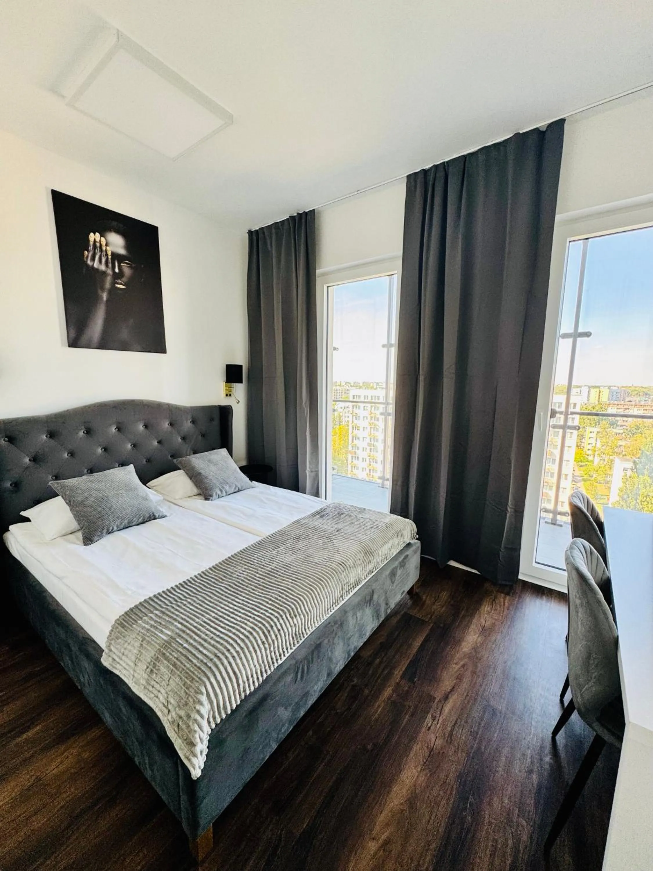 Bedroom, Bed in Vola Palace