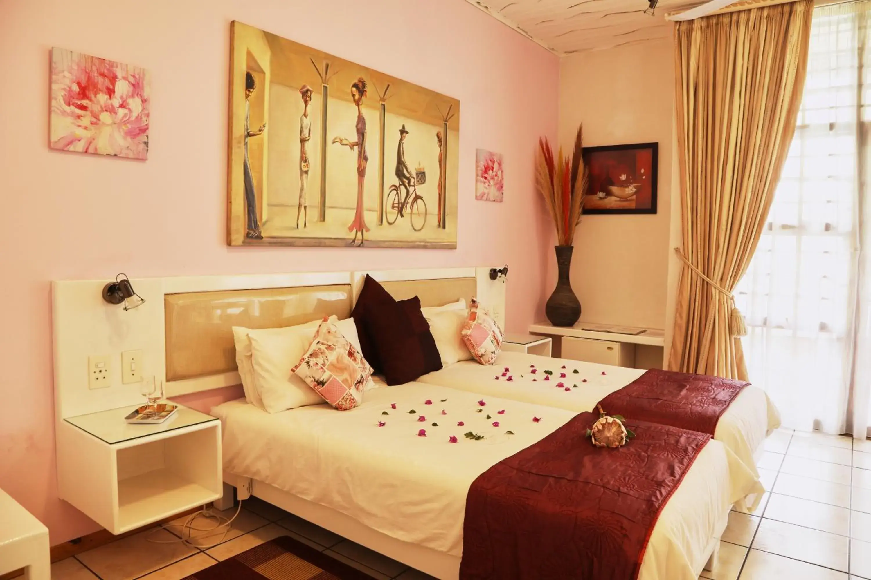 Double or Twin Room with Balcony in Villa Ticino Guest House Double or Twin Room with Balcony in Villa Ticino Guest House