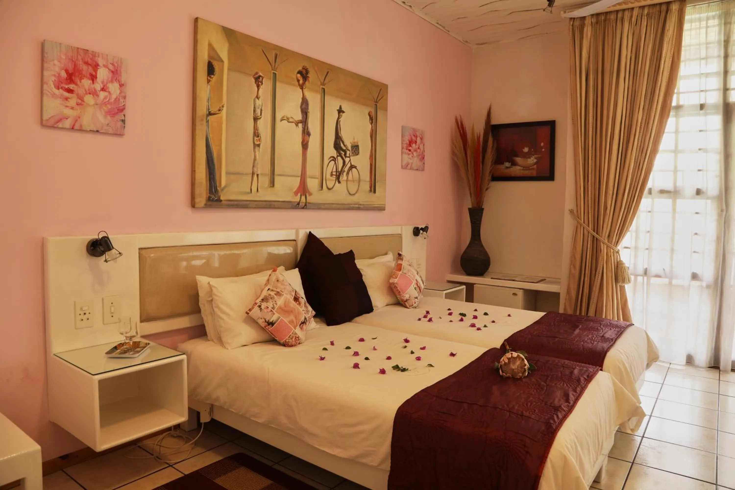 Bedroom, Bed in Villa Ticino Guest House