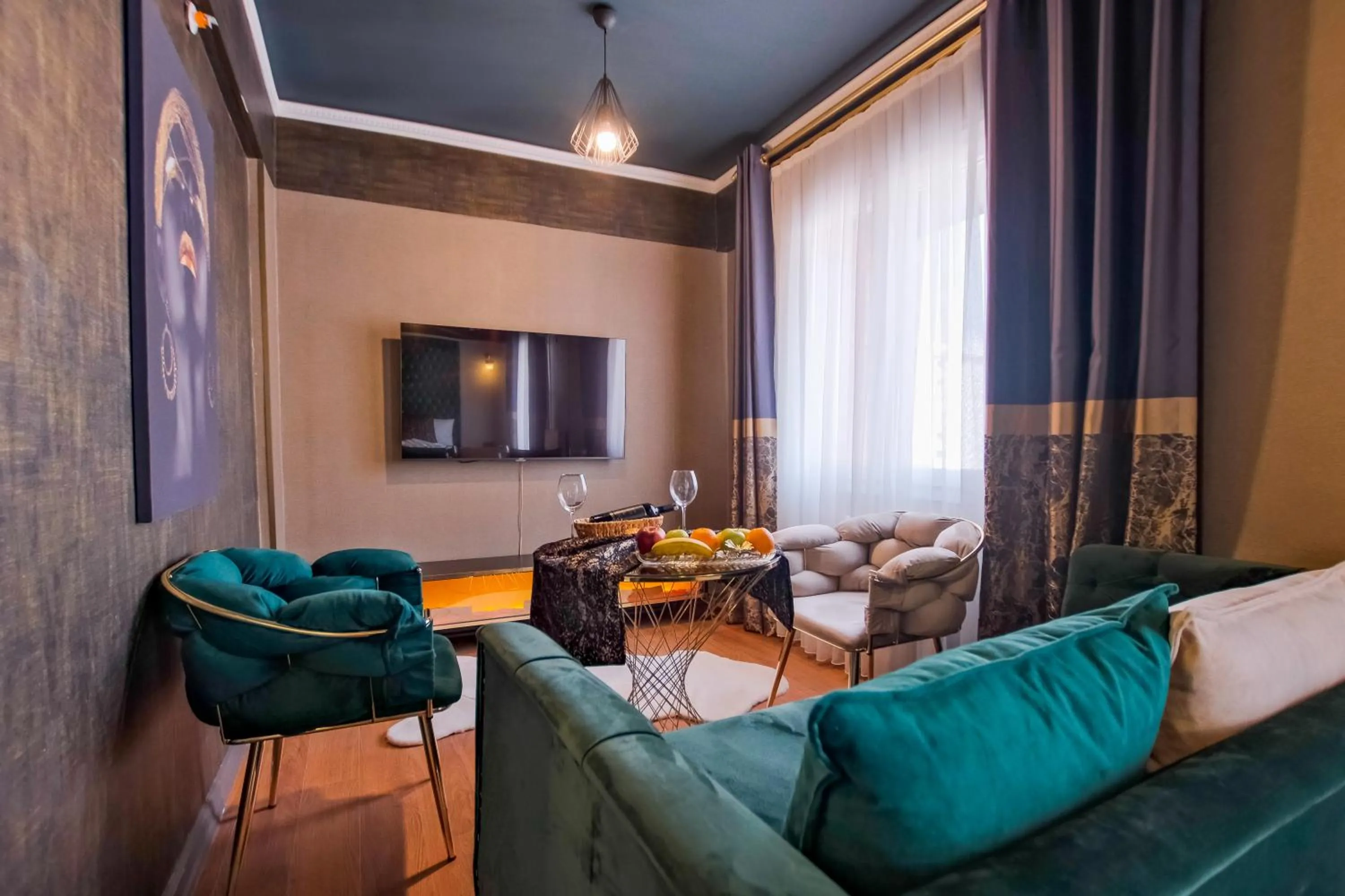 TV and multimedia in MOONDAY HOTEL