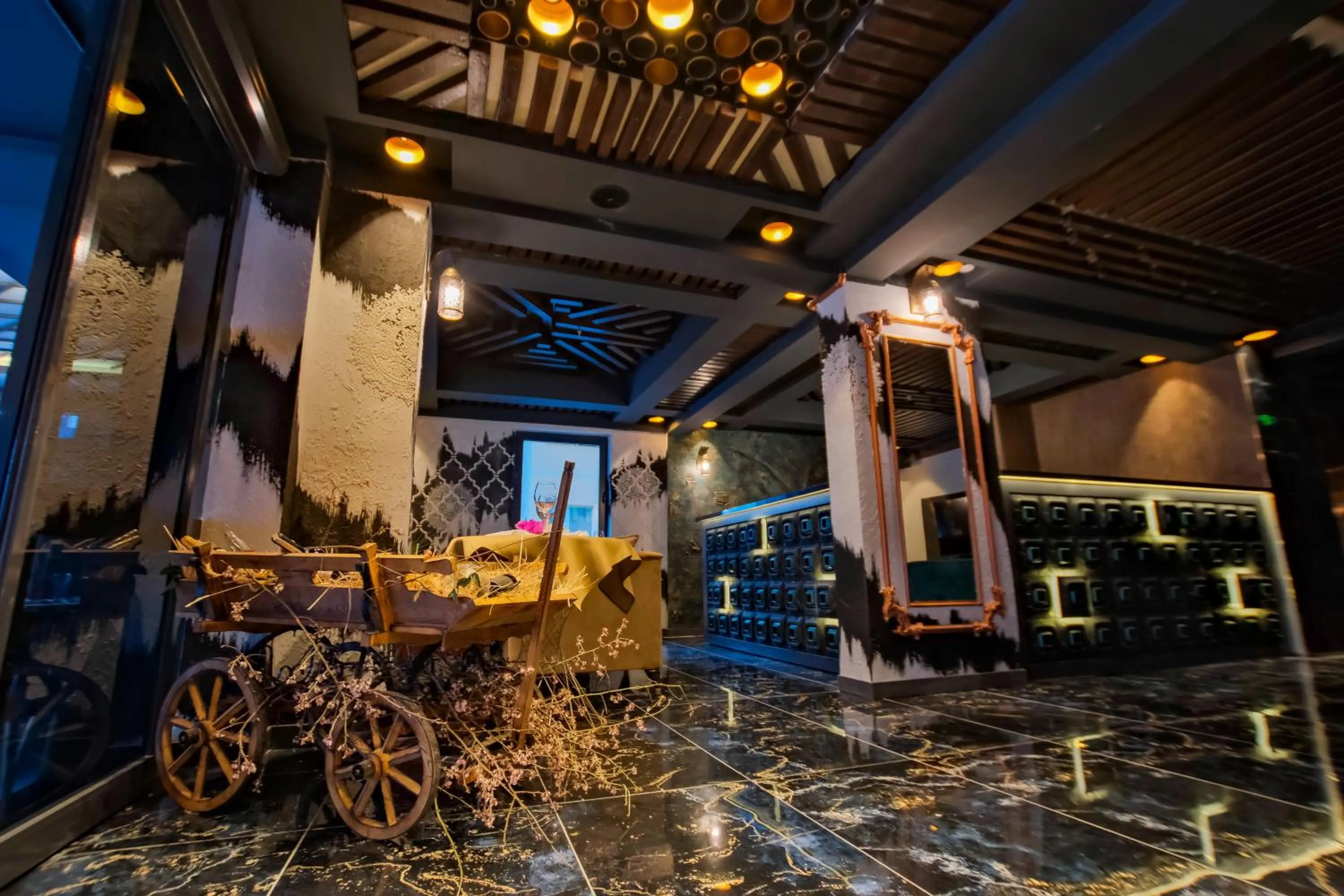 Lobby or reception in MOONDAY HOTEL