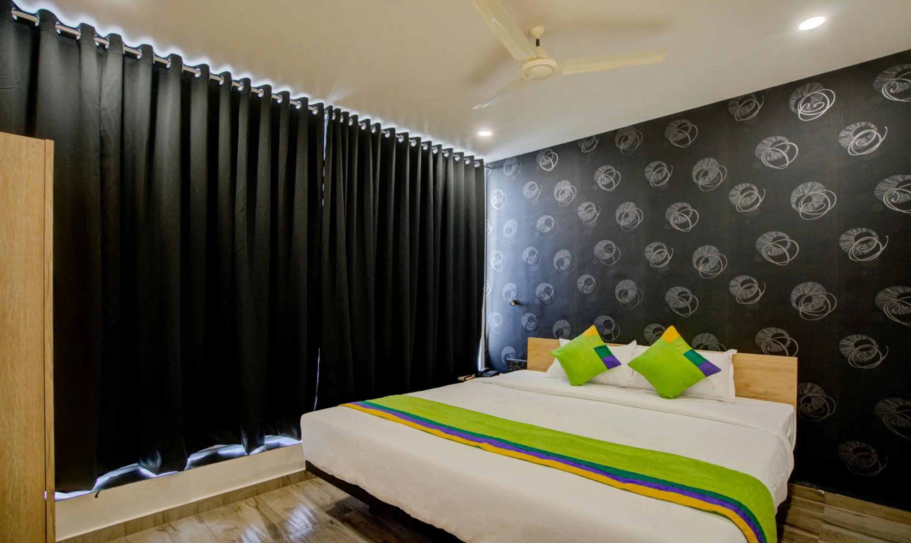 Bedroom, Bed in Treebo Grand Lotus - 3 km from Textile Market