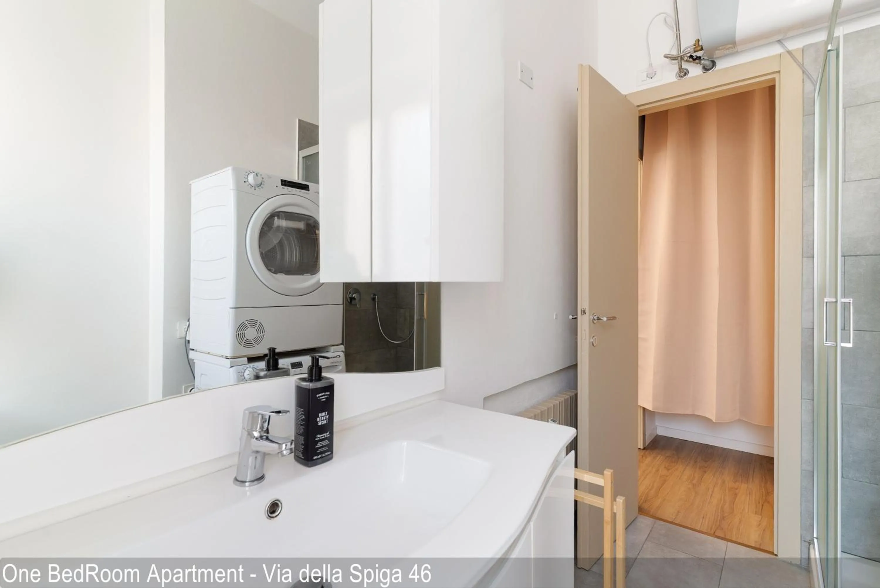 Shower in Brera Apartments in Via della Spiga