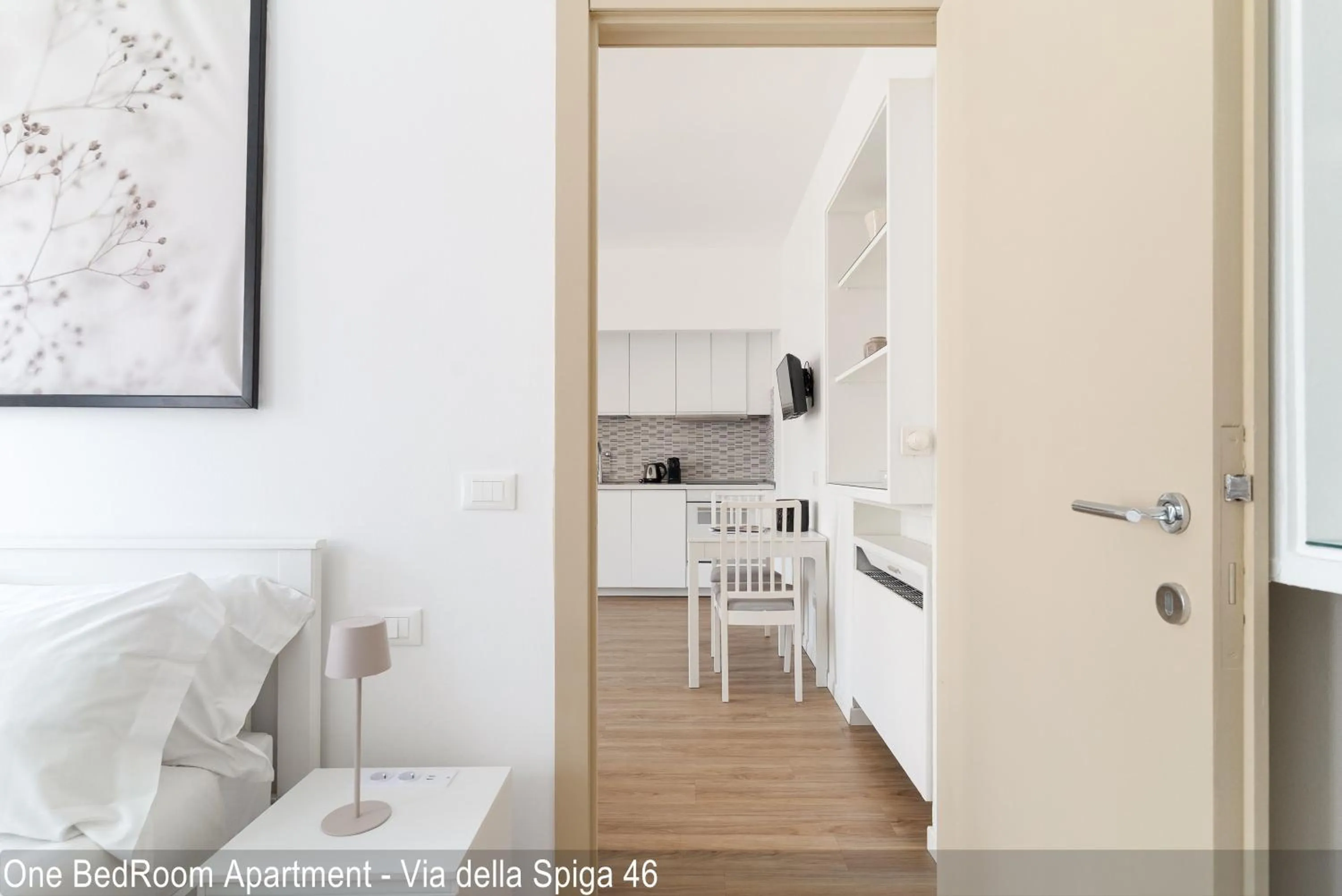 Bed in Brera Apartments in Via della Spiga