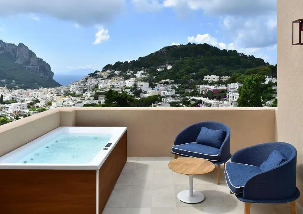 Deluxe Double Room Spa Bath and Terrace in Villa Lia Hotel Capri Deluxe Double Room Spa Bath and Terrace in Villa Lia Hotel Capri