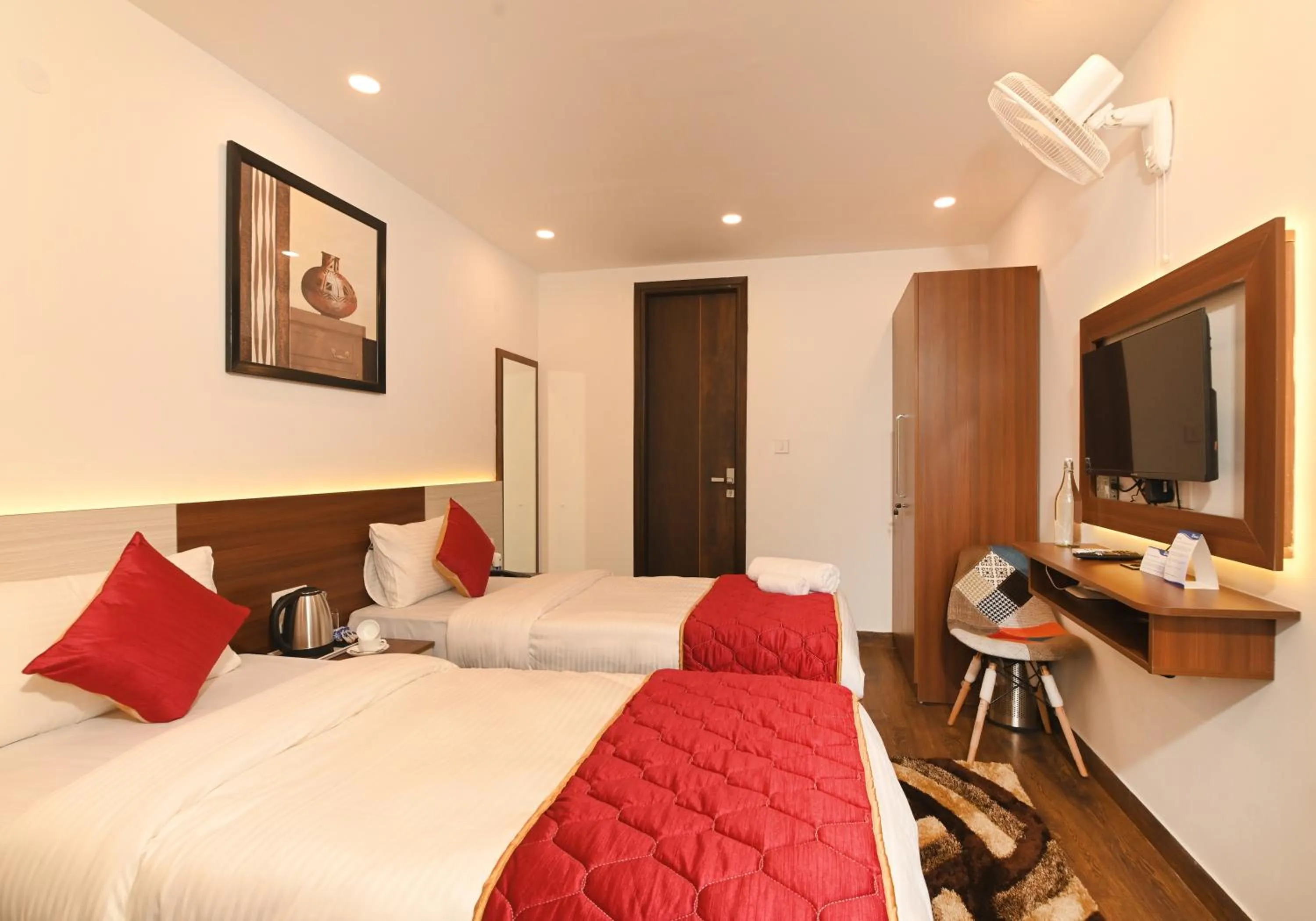 Photo of the whole room, Bed in The Altruist Business Stays , DLF Phase 3