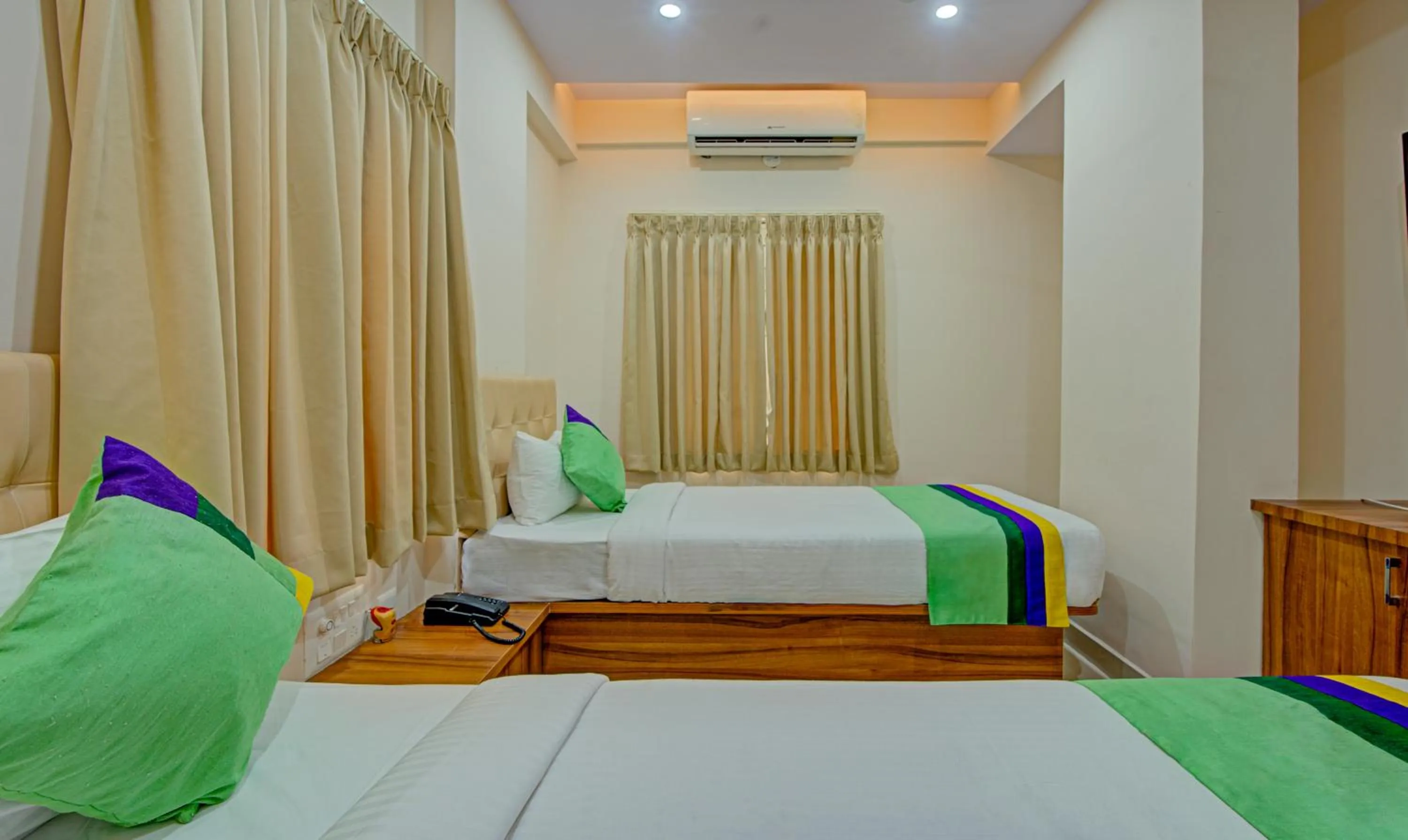 Bedroom, Bed in Treebo Global Stay, Uttarahalli