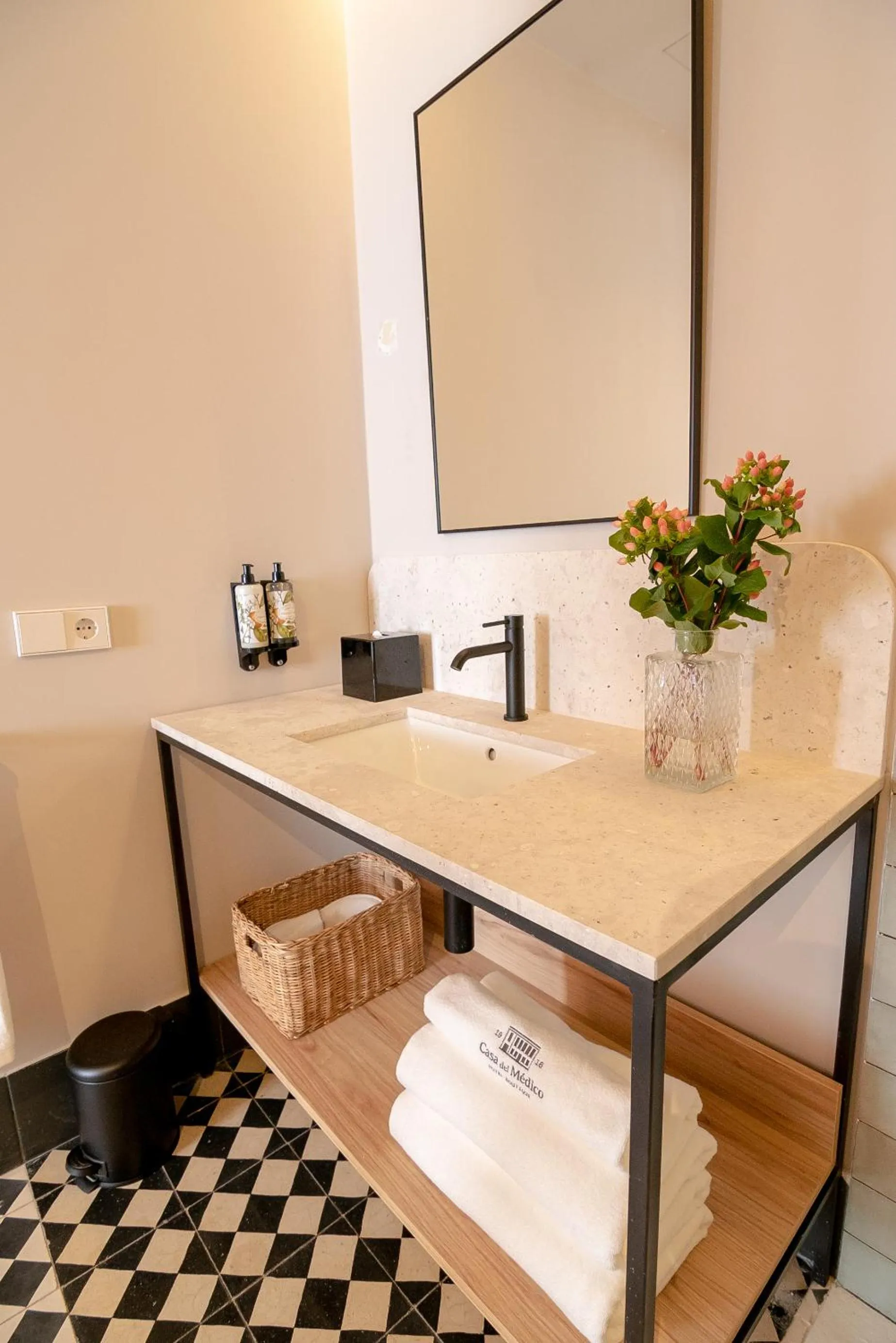 hair dresser in Casa del Médico Hotel Boutique