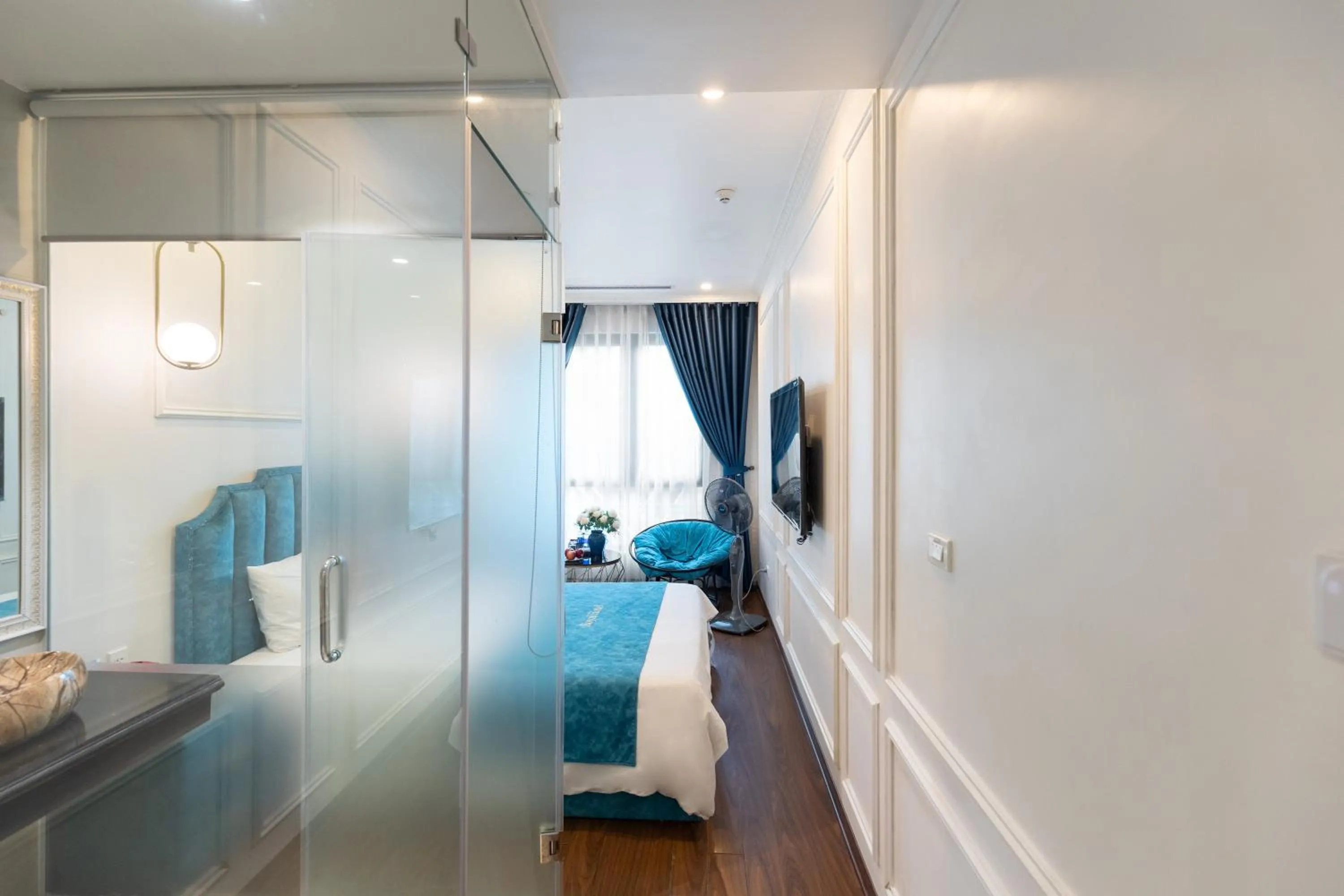 Bed in Royal Hotel Thanh Trì