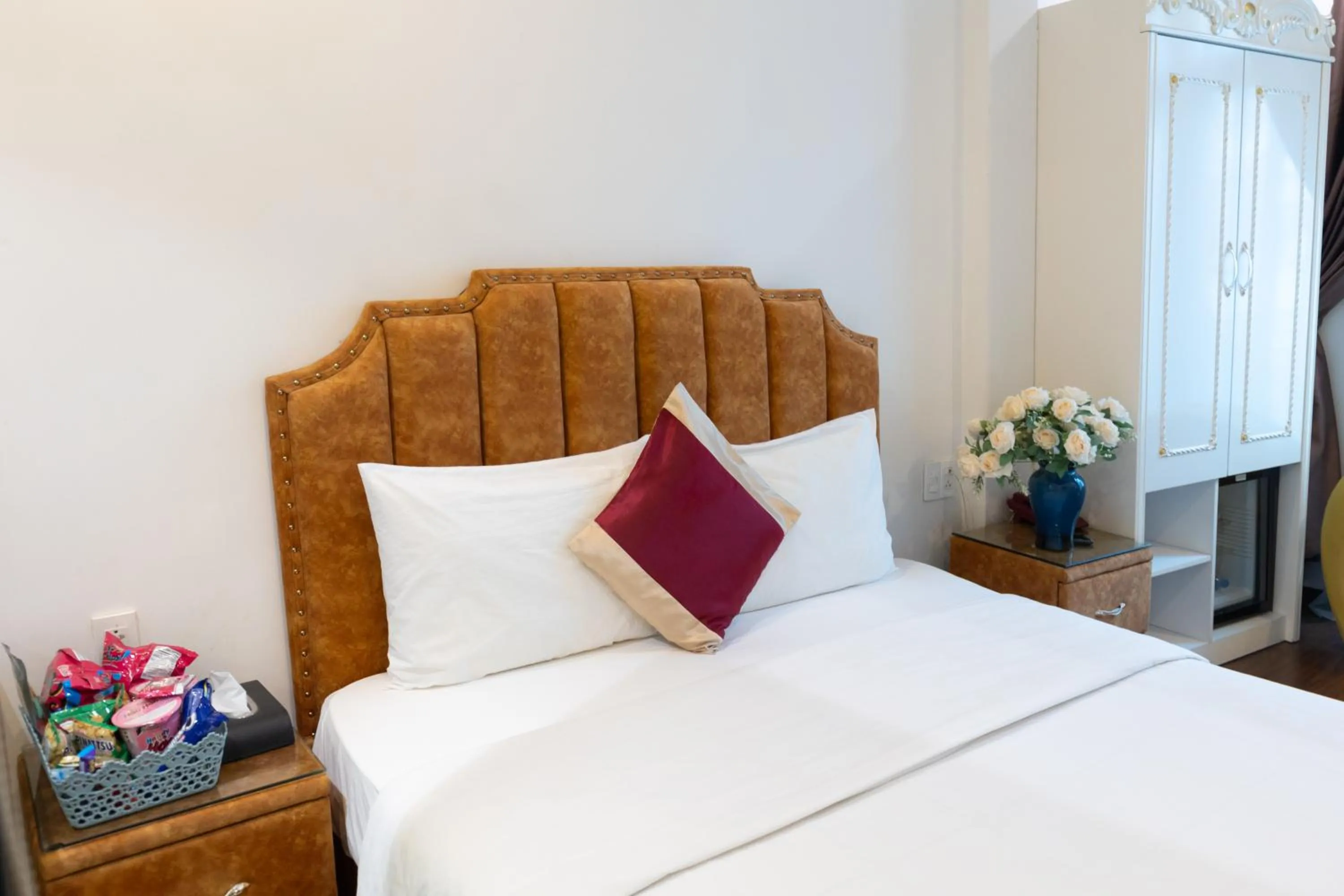 Bed in Royal Hotel Thanh Trì