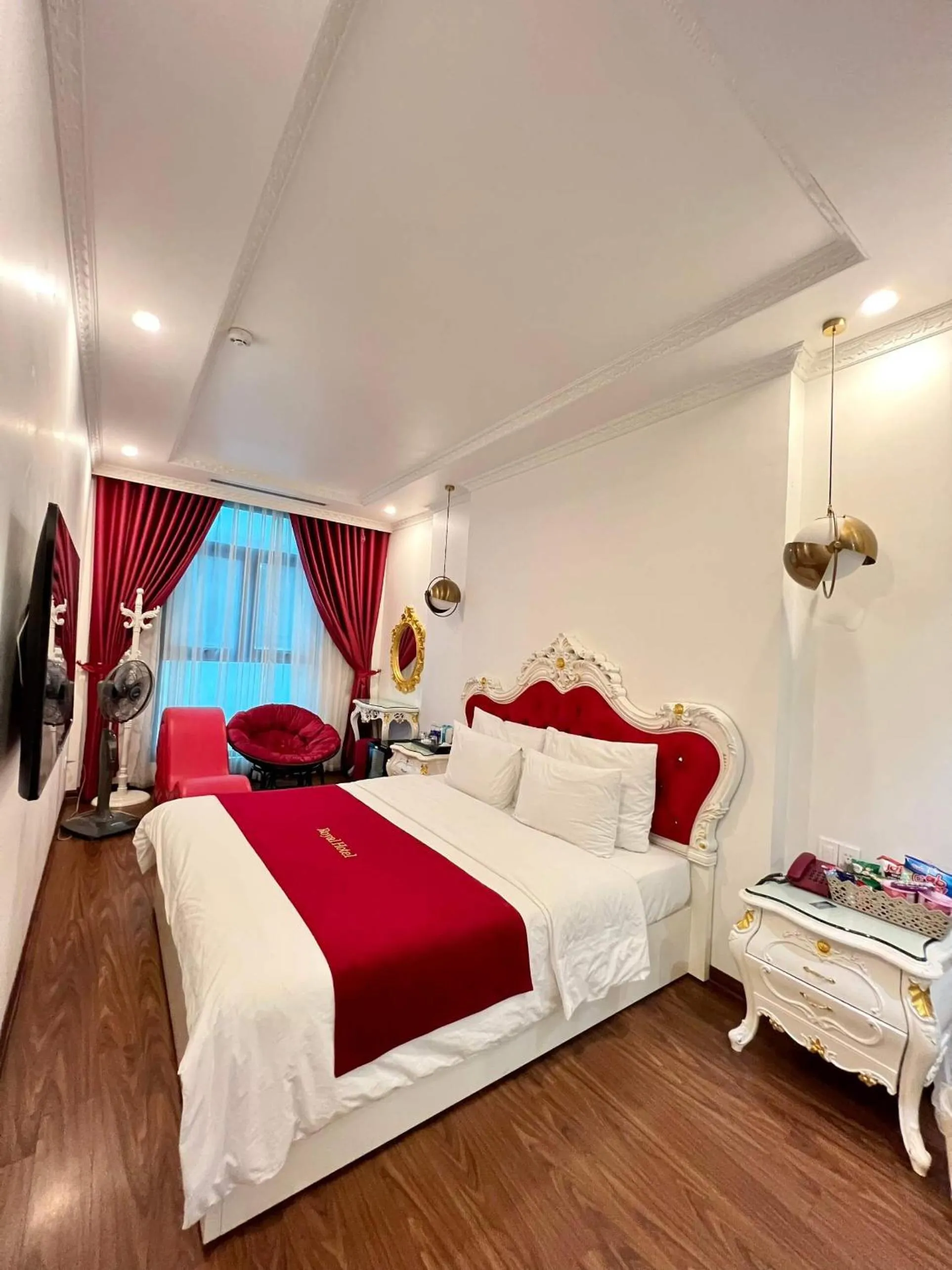 Bed in Royal Hotel Thanh Trì