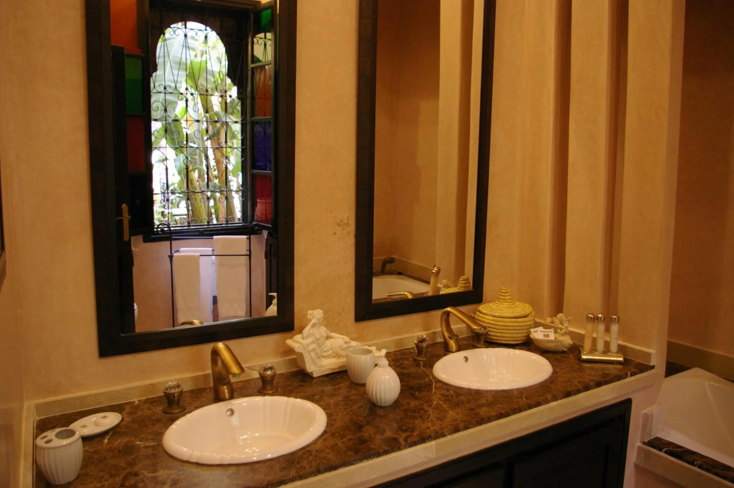 Bathroom in Riad Soleil D'orient