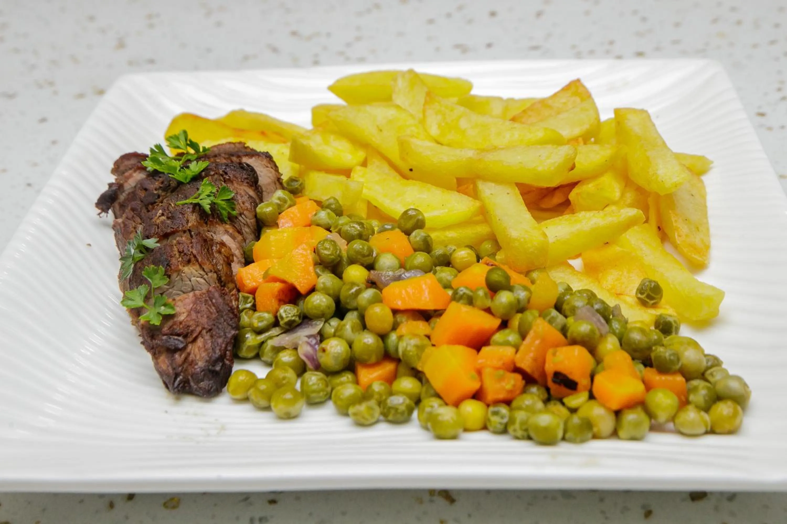 Food and drinks in Maravilla Kivu Eco Resort