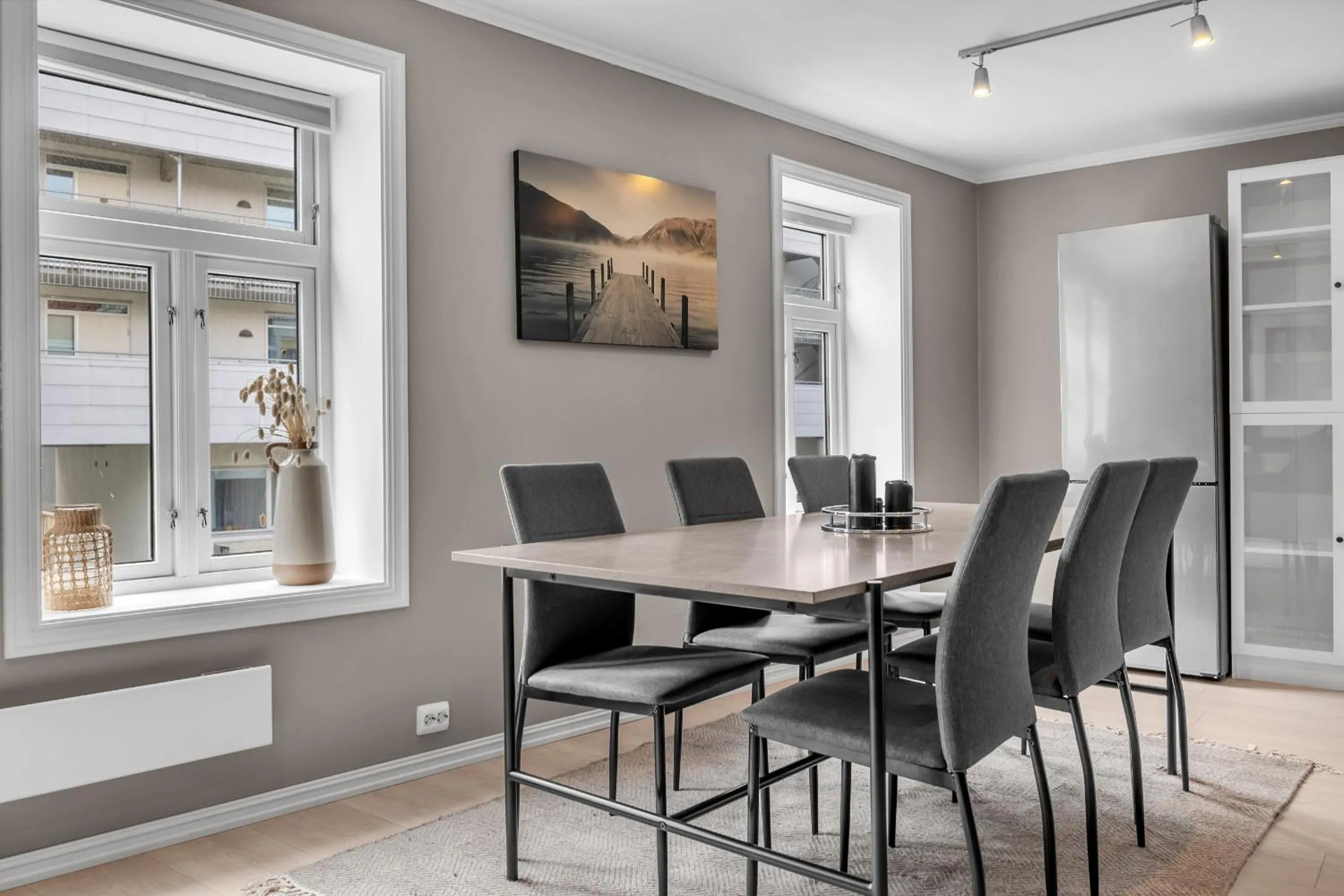 Northstay - The Urban Cityscape, Central & Modern, Sleeps 5