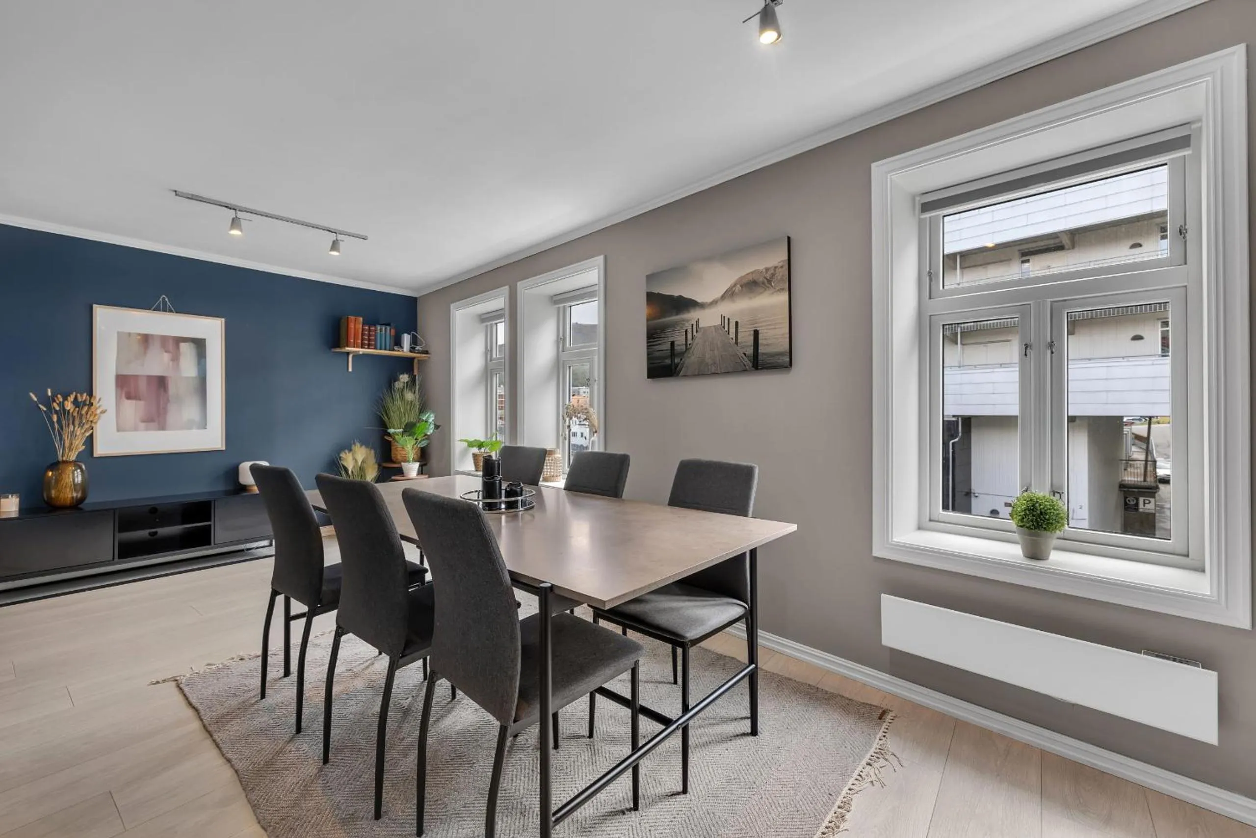 Northstay - The Urban Cityscape, Central & Modern, Sleeps 5