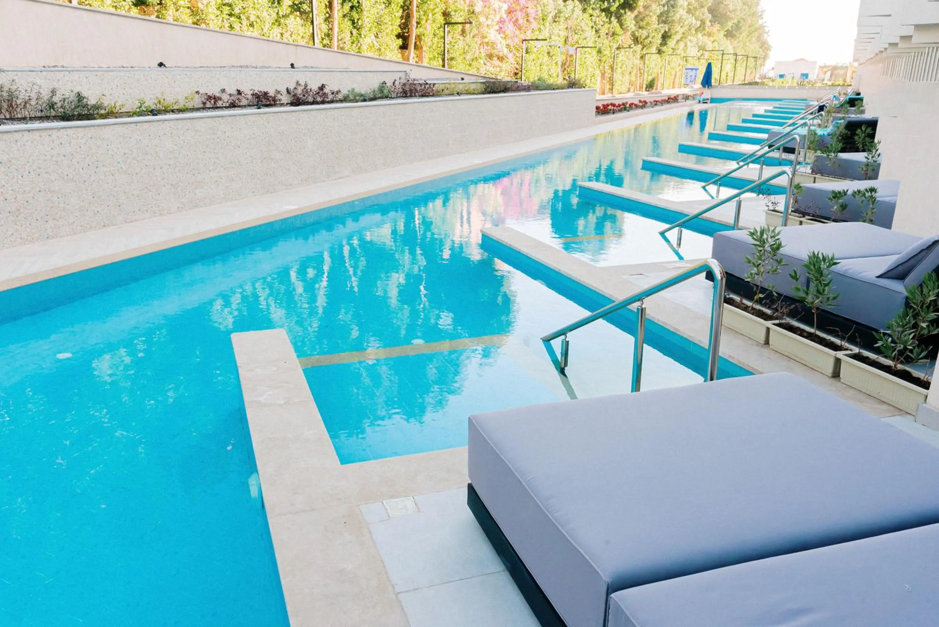 Swimming pool in THE V Luxury Resort Sahl Hasheesh