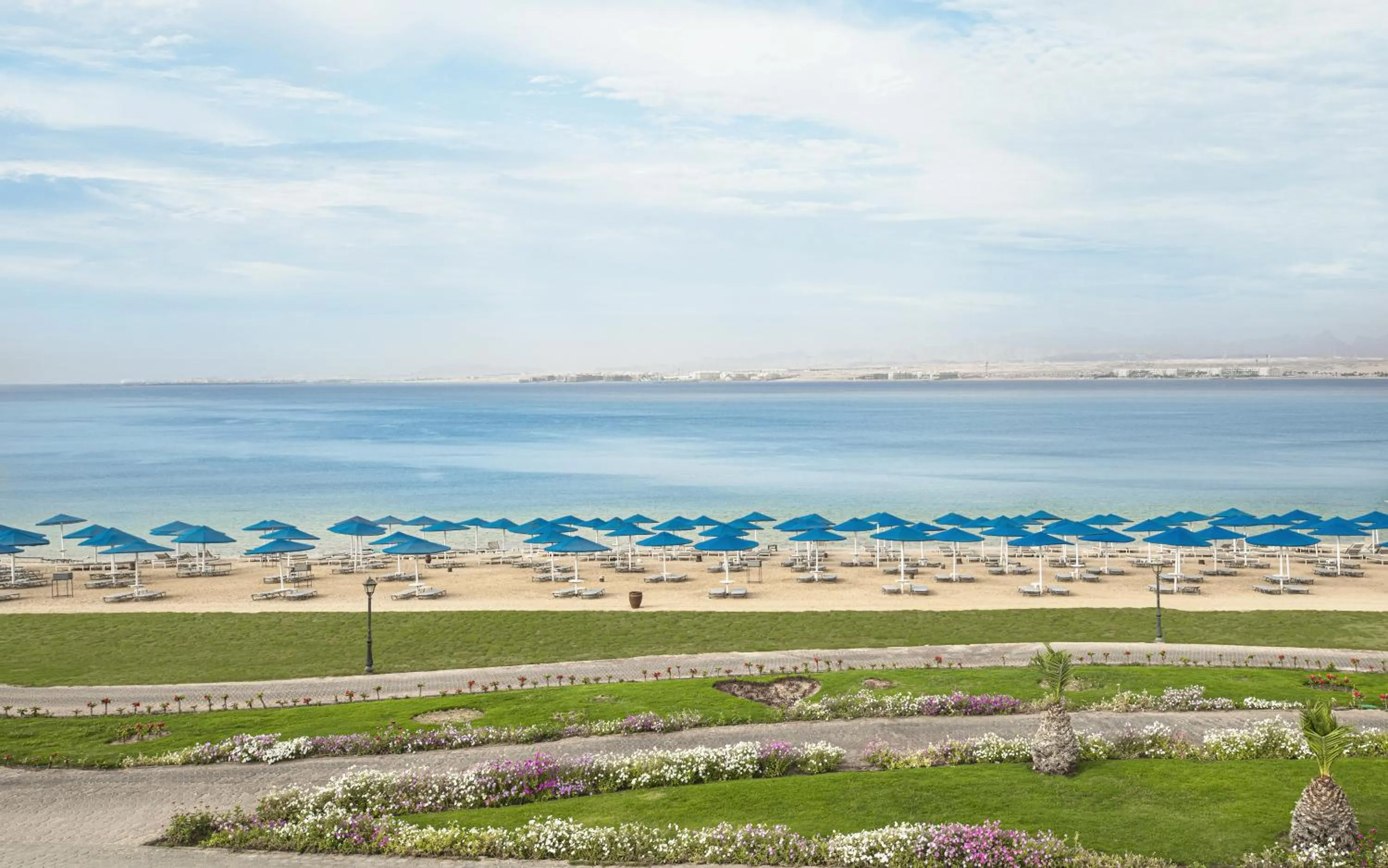 Garden in THE V Luxury Resort Sahl Hasheesh