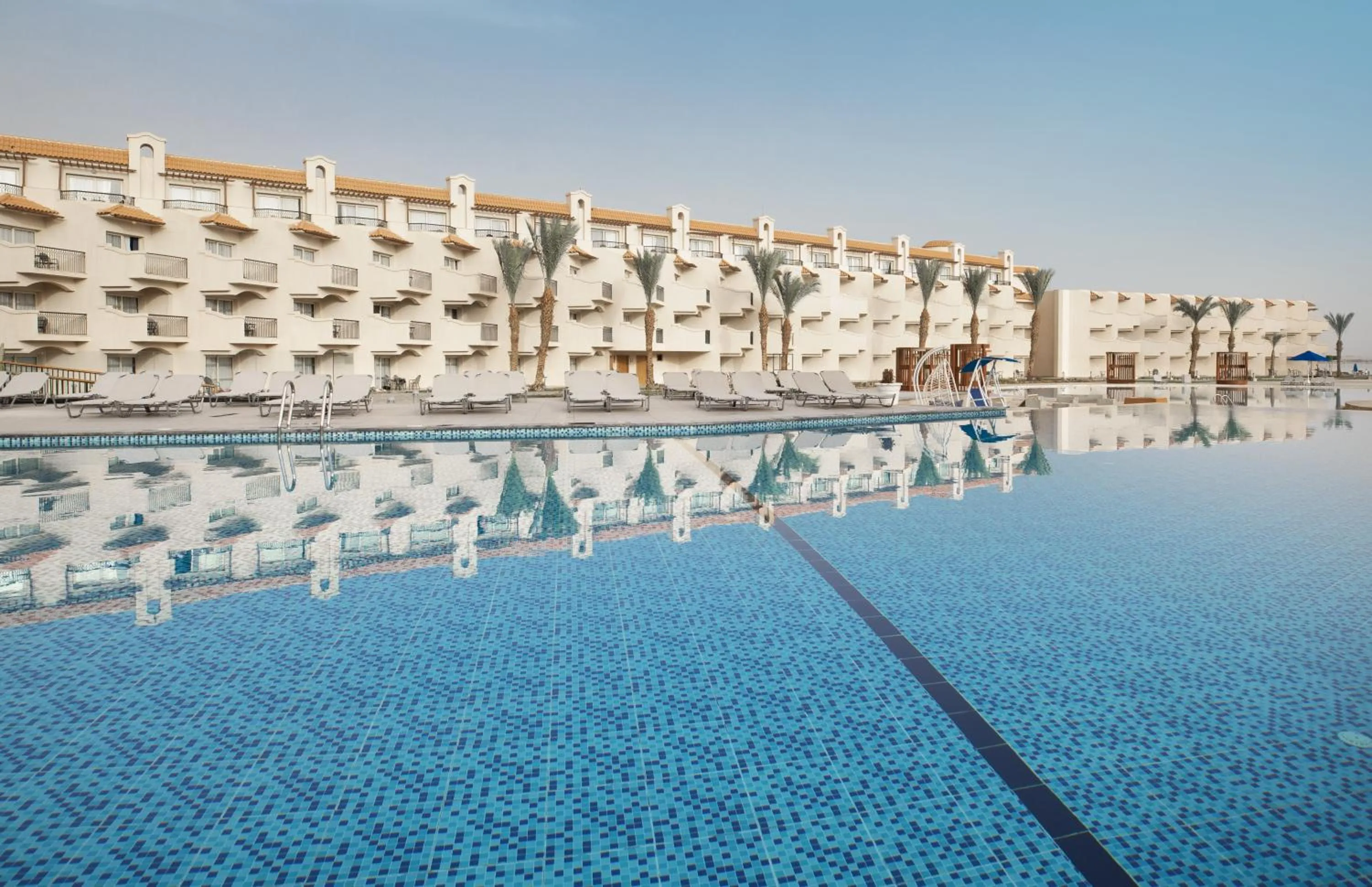 Swimming pool in THE V Luxury Resort Sahl Hasheesh