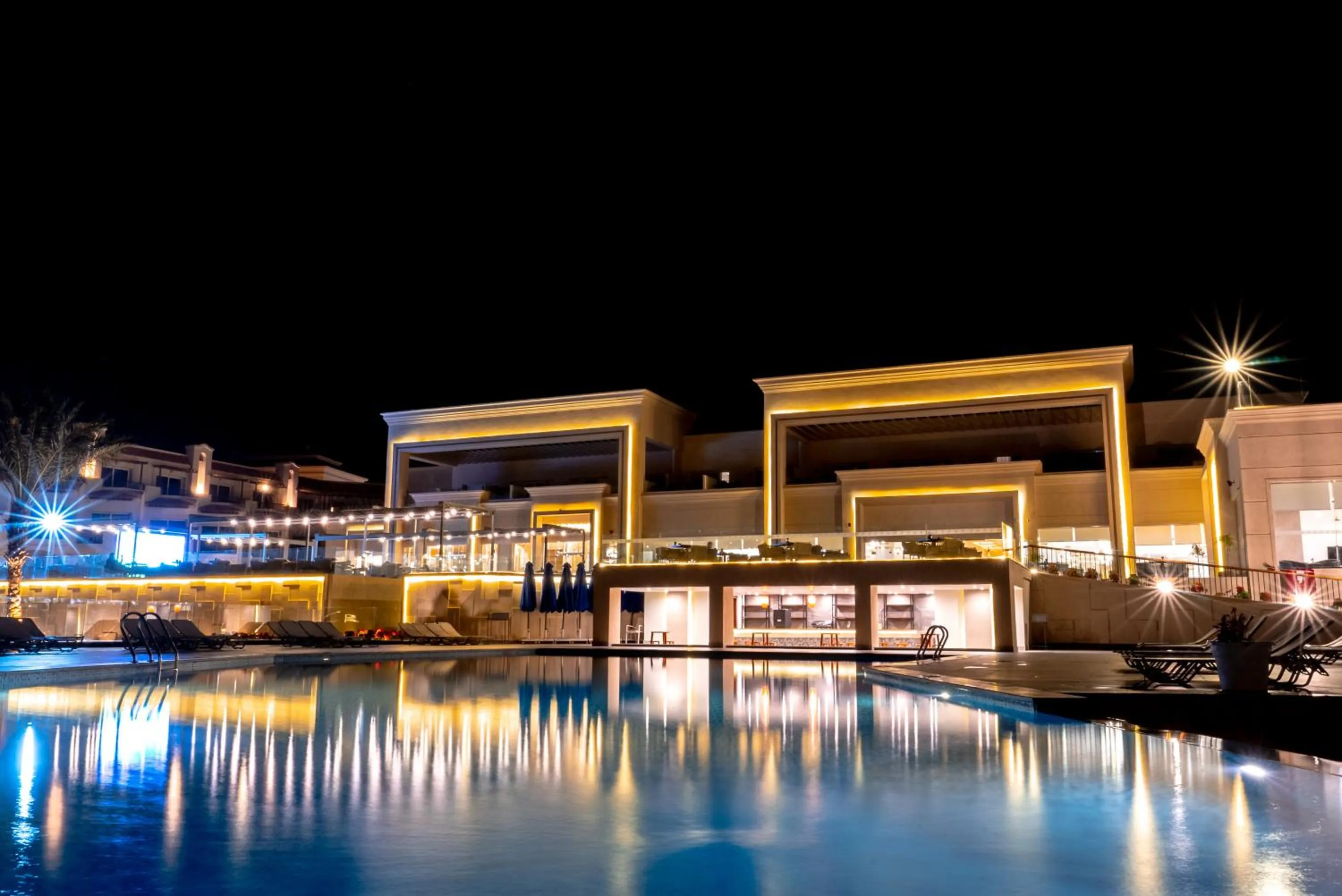 Night in THE V Luxury Resort Sahl Hasheesh