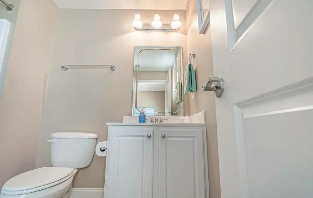 Stunning Ocean Breeze Luxury Villas 4D-Across The Street From The Ocean! Sleeps 10 guests!