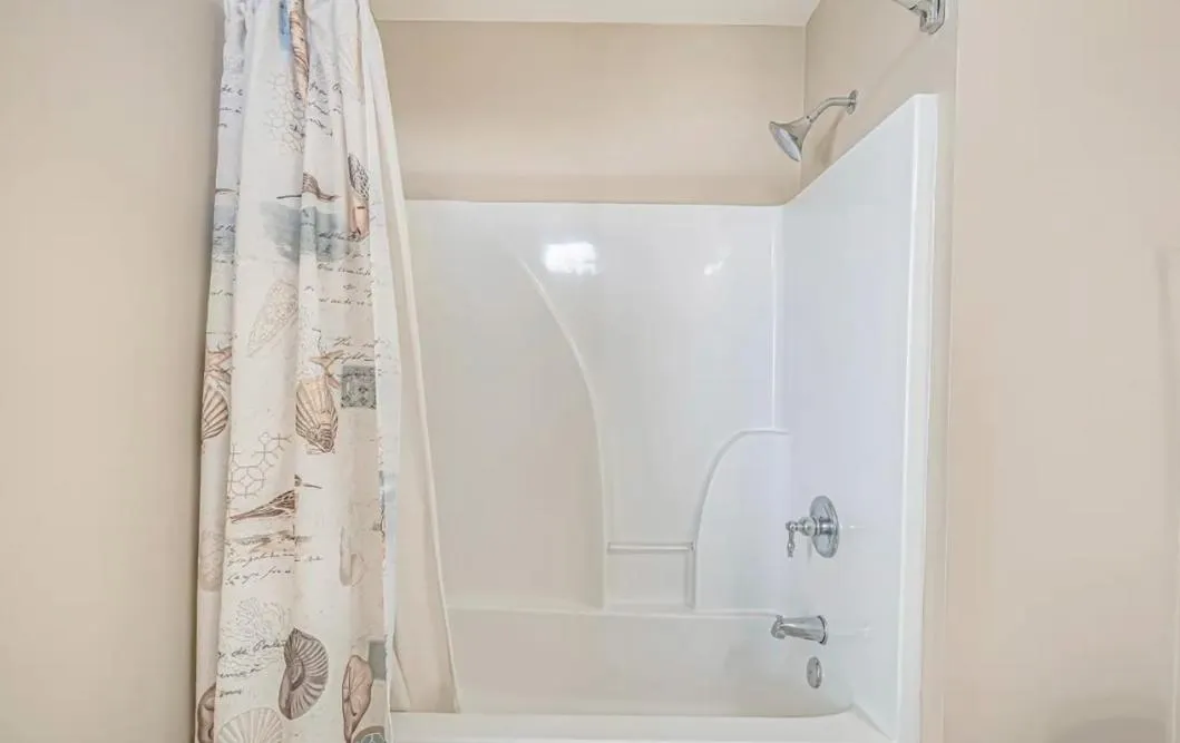 Stunning Ocean Breeze Luxury Villas 4D-Across The Street From The Ocean! Sleeps 10 guests!