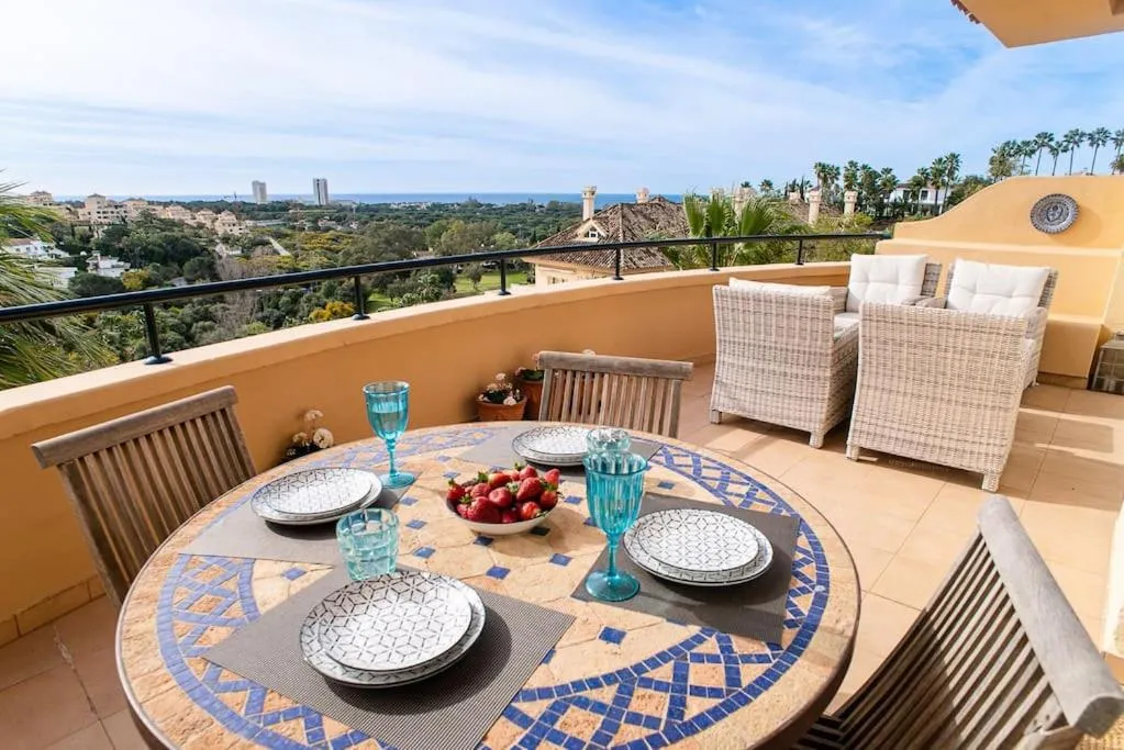 Great View Apartment in Elviria
