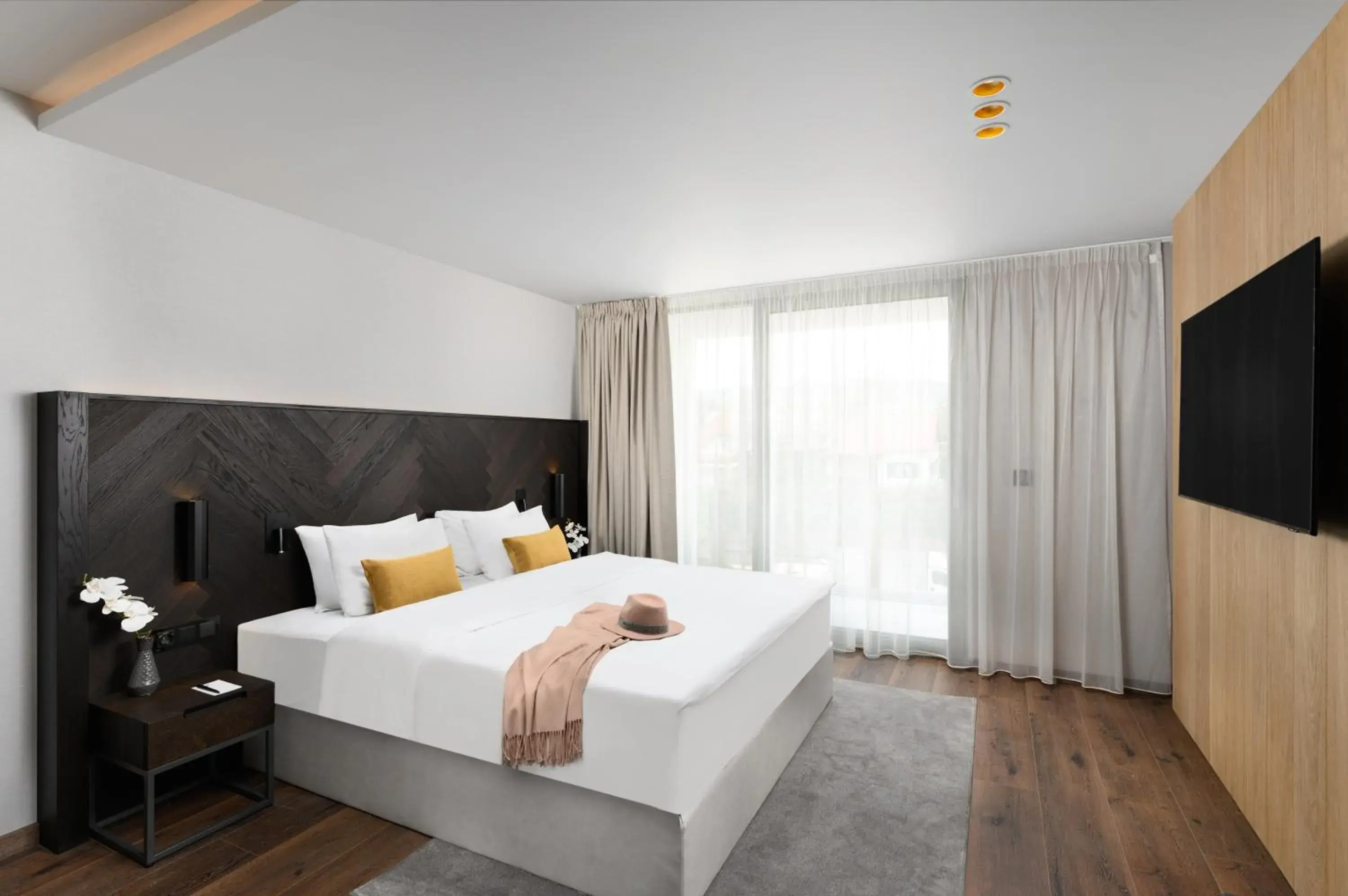 Superior room with courtyard or parking view - single occupancy in Hotel Vinifera Wine & Spa 5 Stars Superior Superior room with courtyard or parking view - single occupancy in Hotel Vinifera Wine & Spa 5 Stars Superior