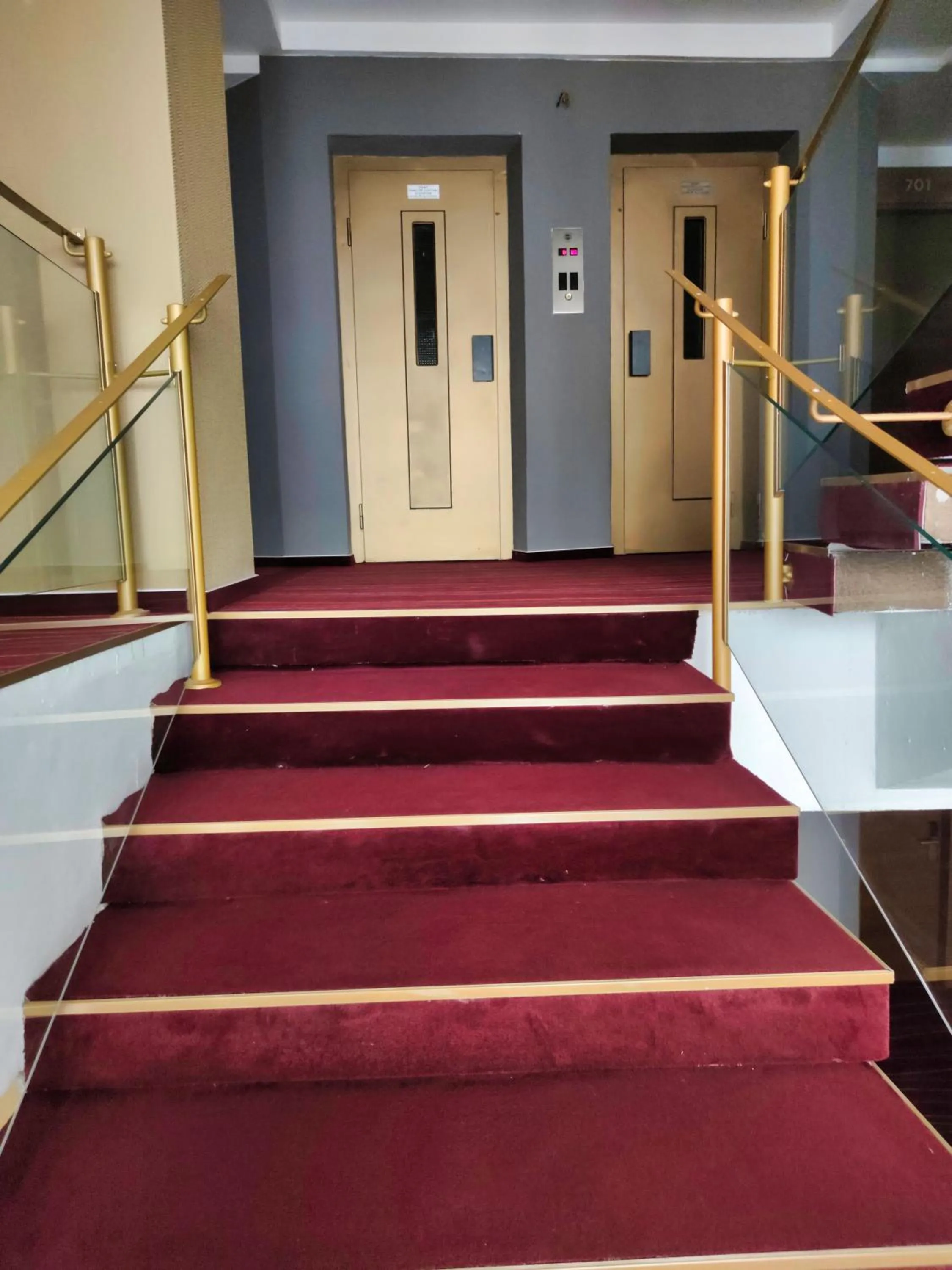 elevator in Oaza Hotel