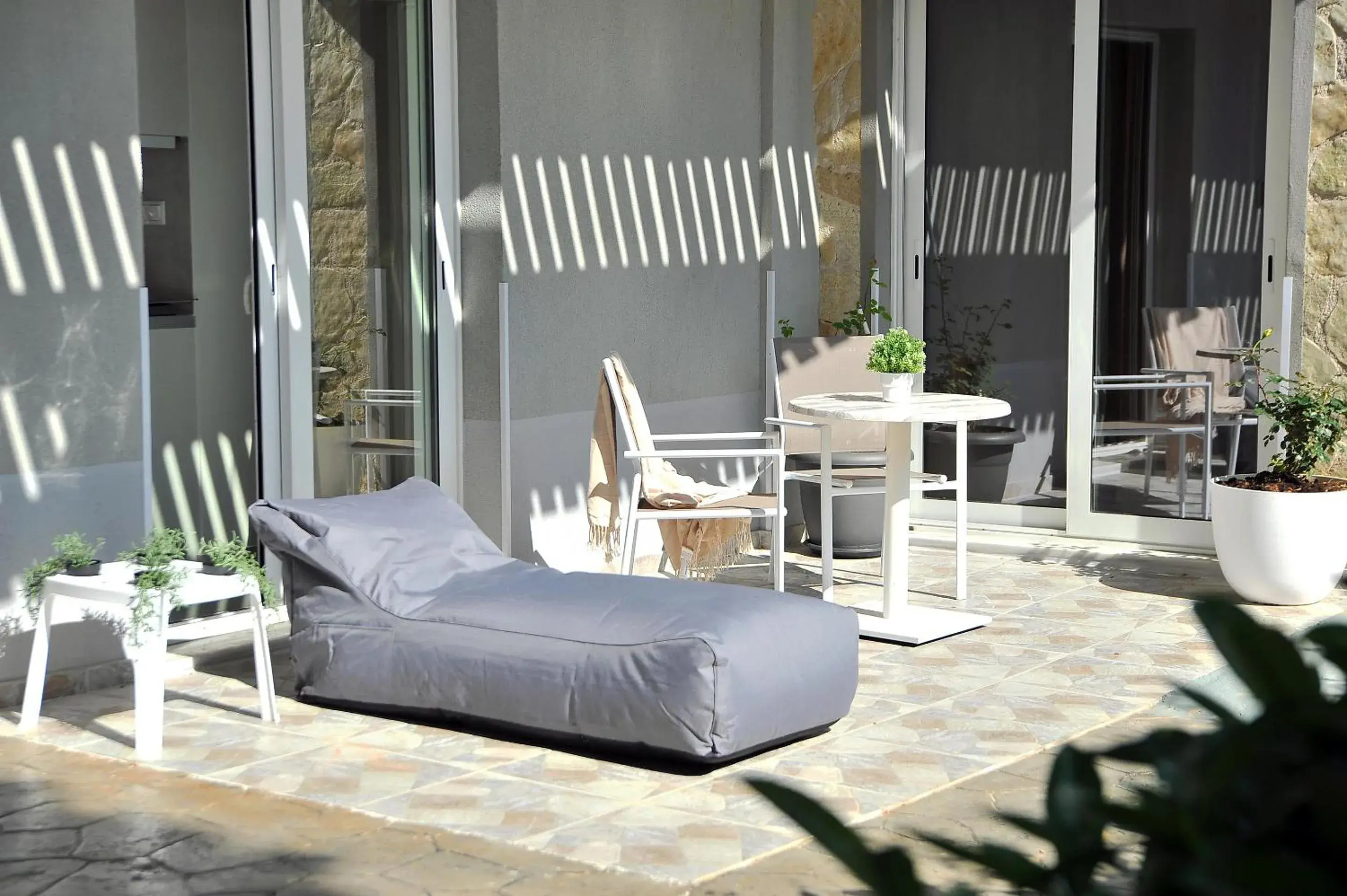 Maisonette in Alekos Luxury Suites - Free 24hr Transformation From To Airport Maisonette in Alekos Luxury Suites - Free 24hr Transformation From To Airport