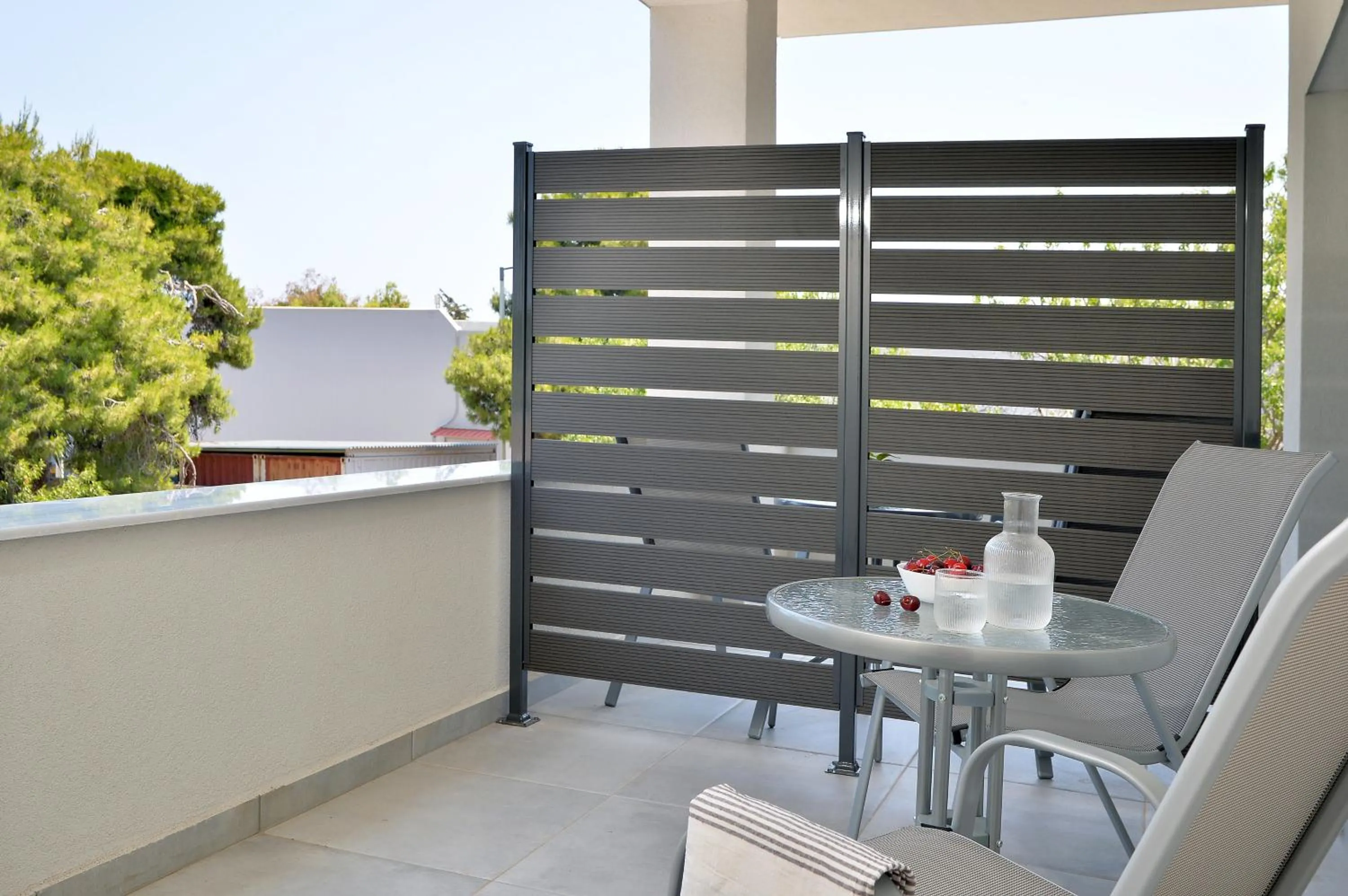 Day in Alekos Luxury Suites - Free 24hr Transformation From To Airport