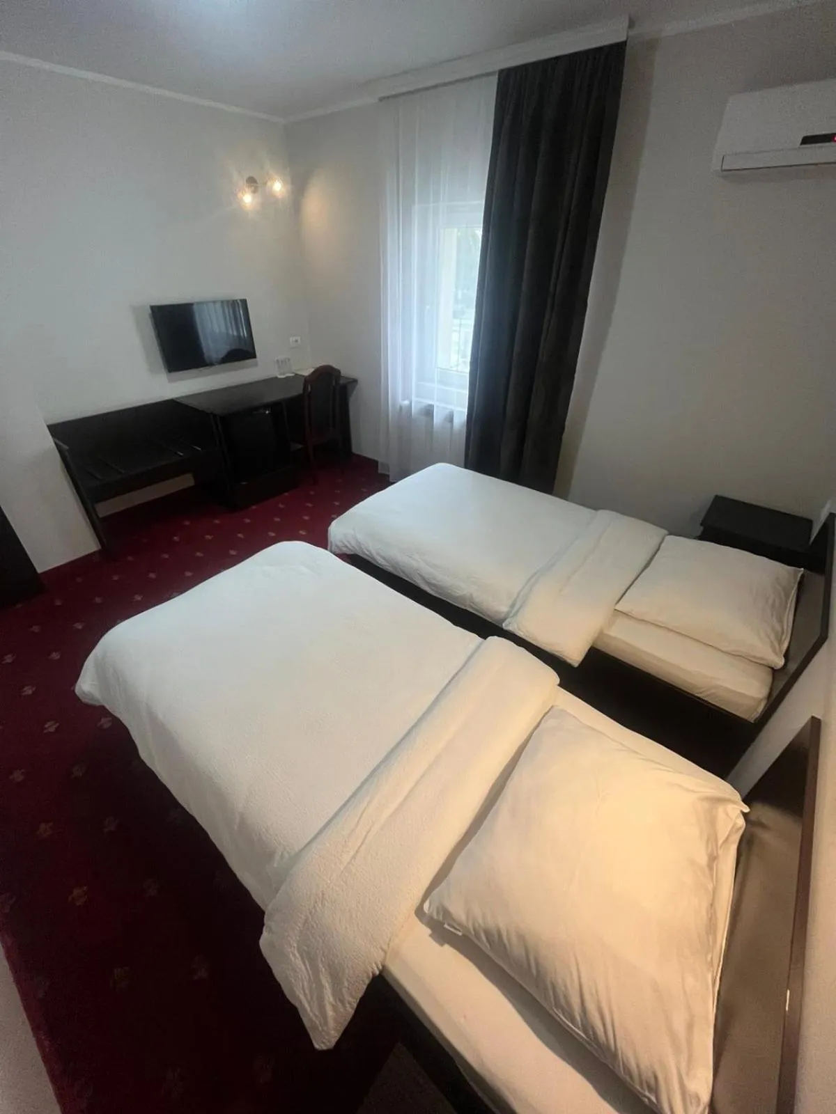 Photo of the whole room, Bed in Hotel Elegance