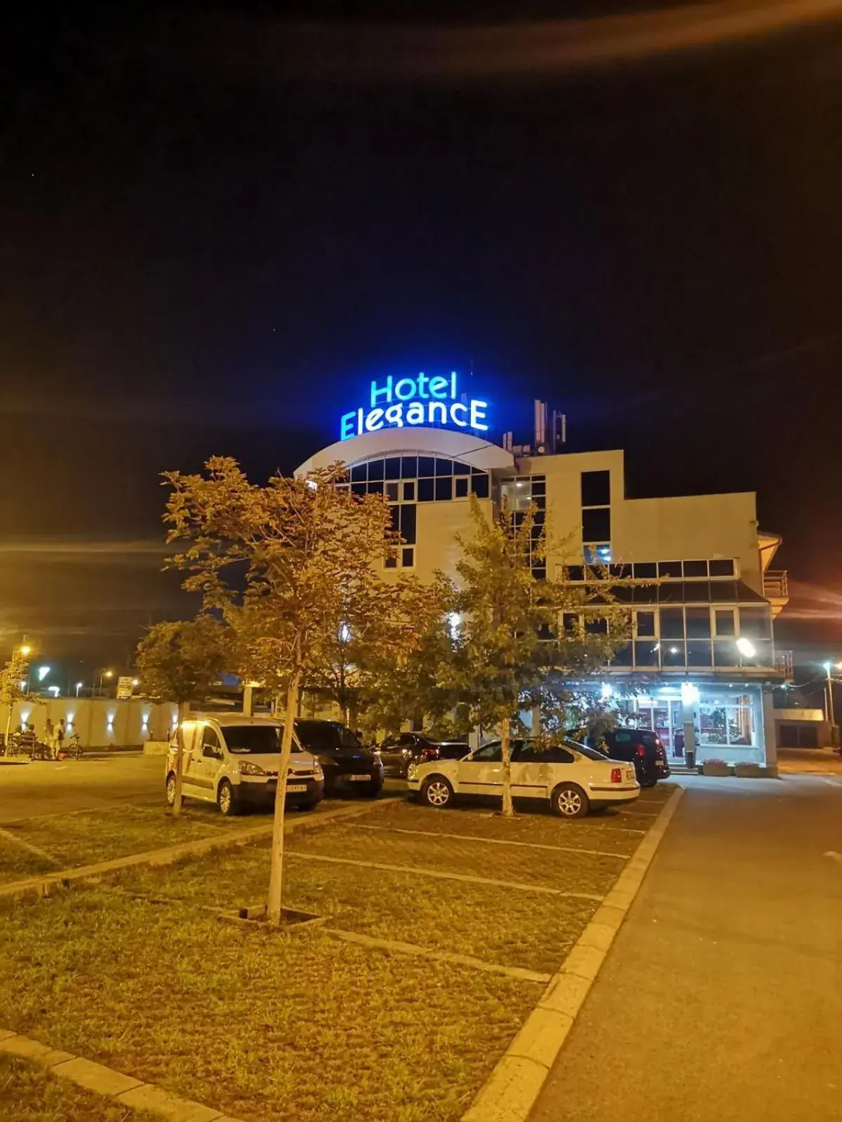 Property building in Hotel Elegance Property building in Hotel Elegance