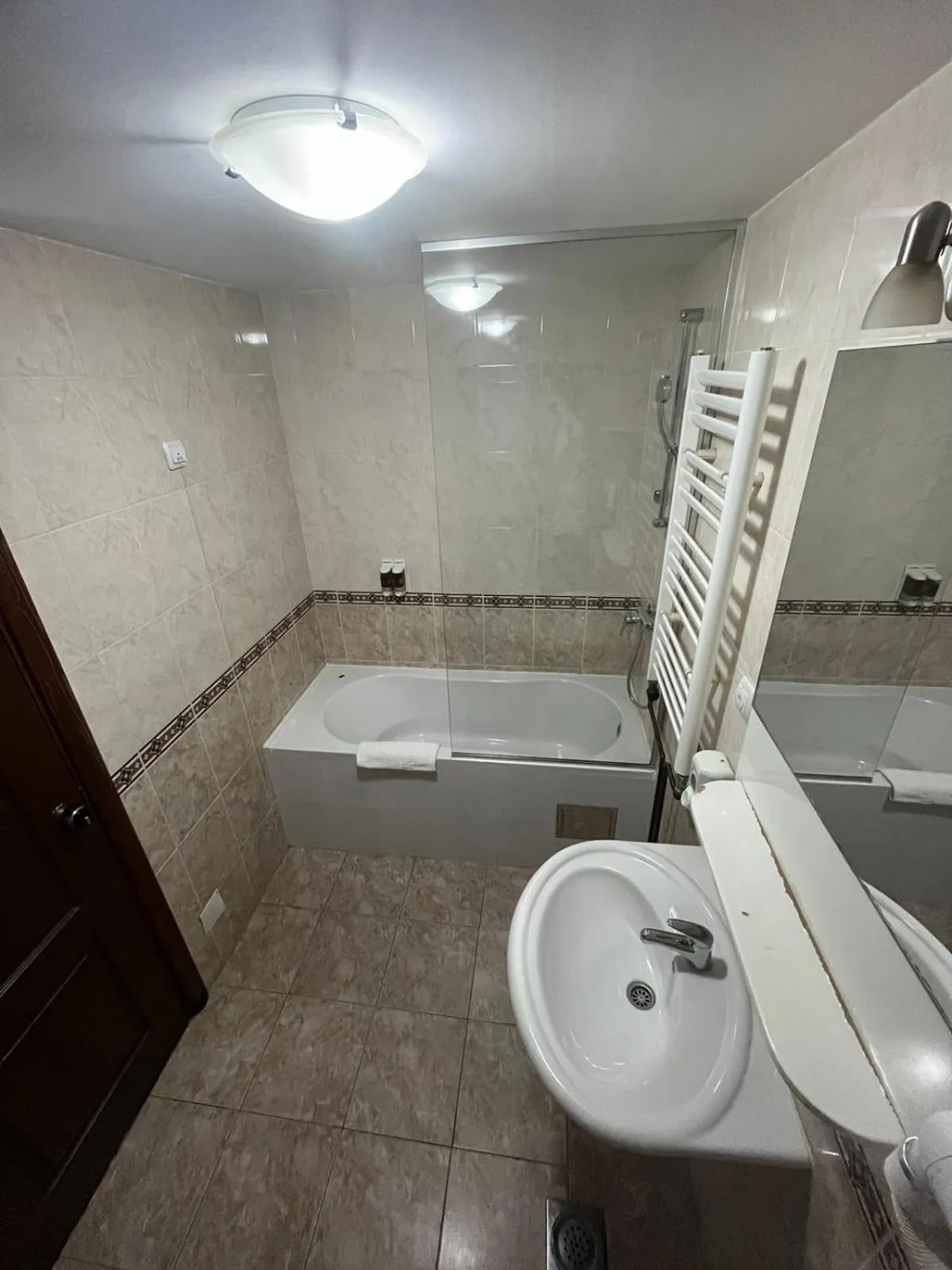 Bathroom in Hotel Elegance