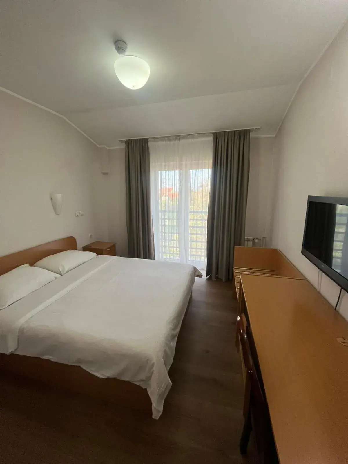 Double Room - single occupancy in Hotel Elegance Double Room - single occupancy in Hotel Elegance