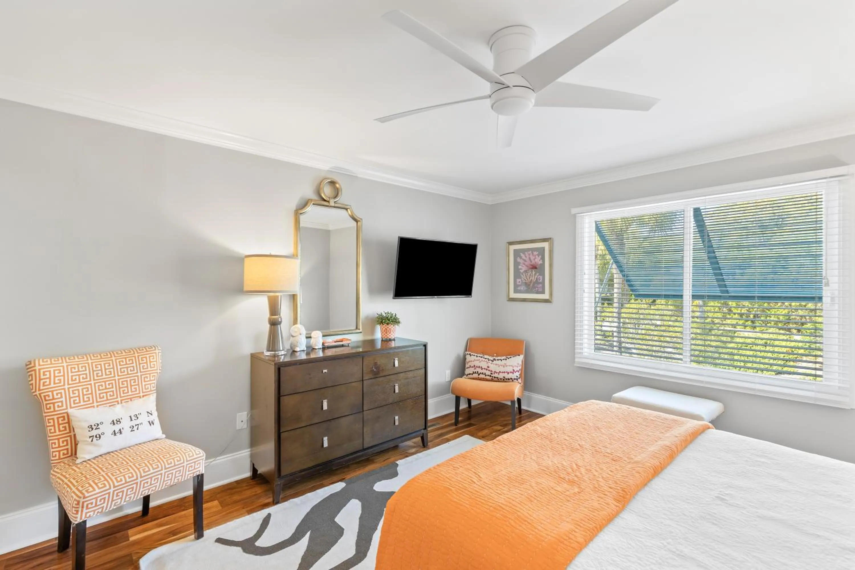 Photo of the whole room, Bed in Beach Club Villa 27 - Oceanview Walkout by Beach and Pool