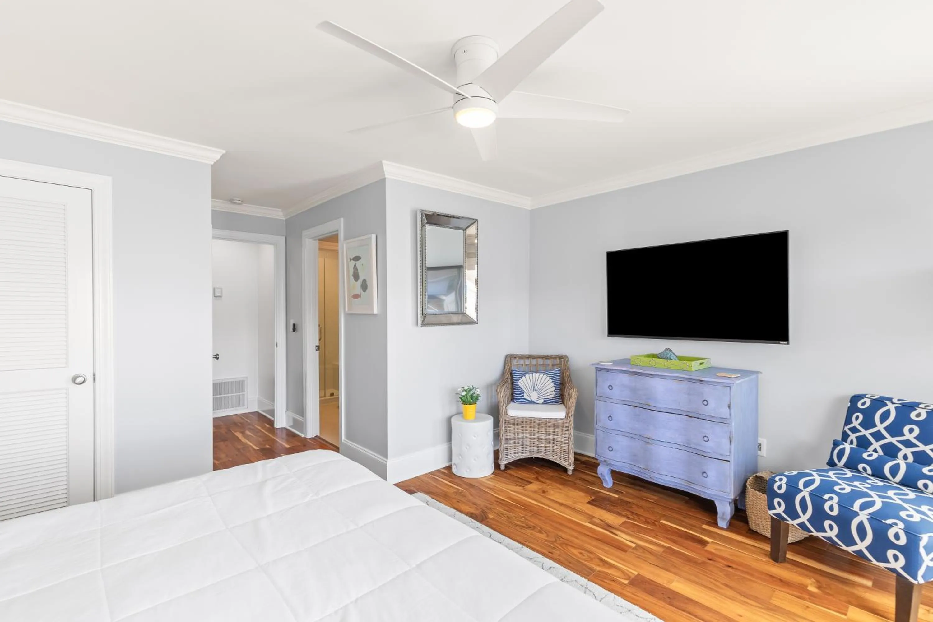 Bedroom, Bed in Beach Club Villa 27 - Oceanview Walkout by Beach and Pool